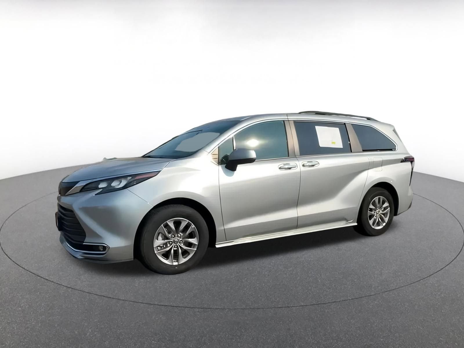 Thumbnail: 2024 Toyota Sienna - 8