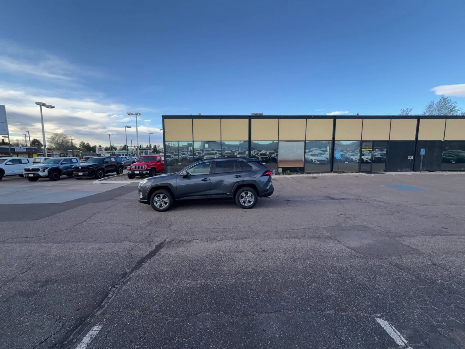 Thumbnail: 2025 Toyota RAV4 - 16