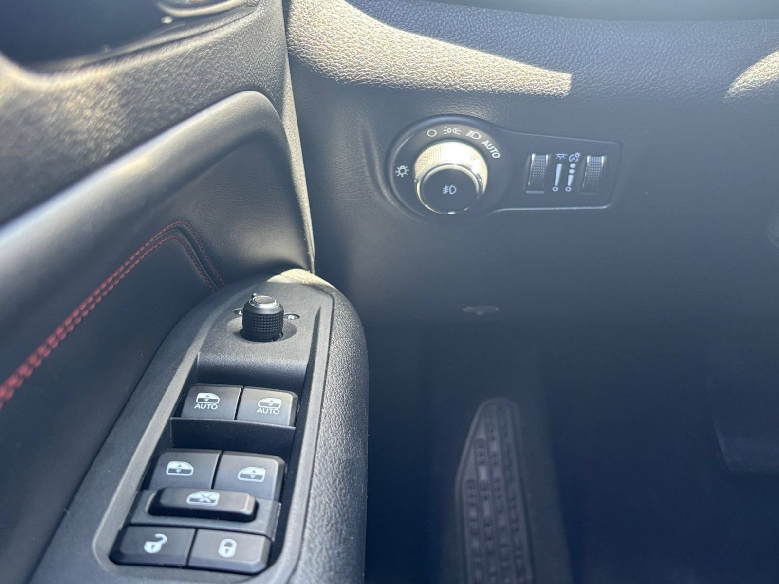 Thumbnail: 2025 Jeep Compass - 32