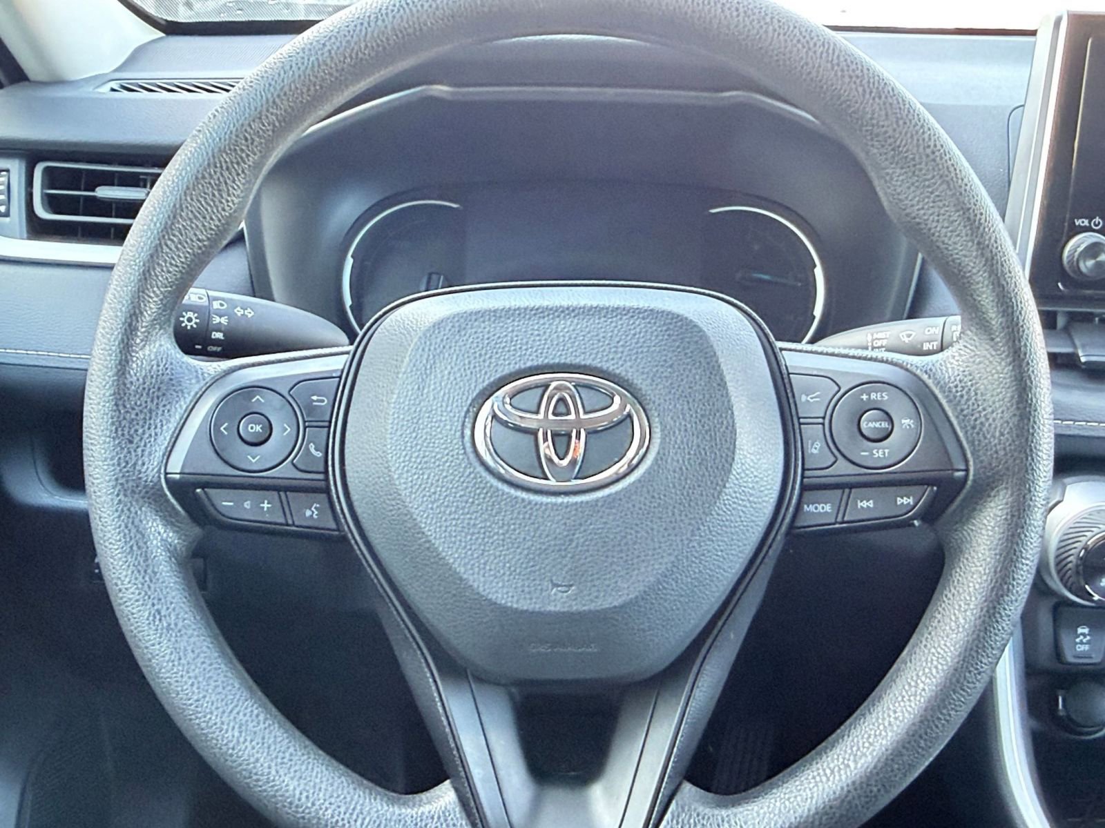 Thumbnail: 2025 Toyota RAV4 - 28