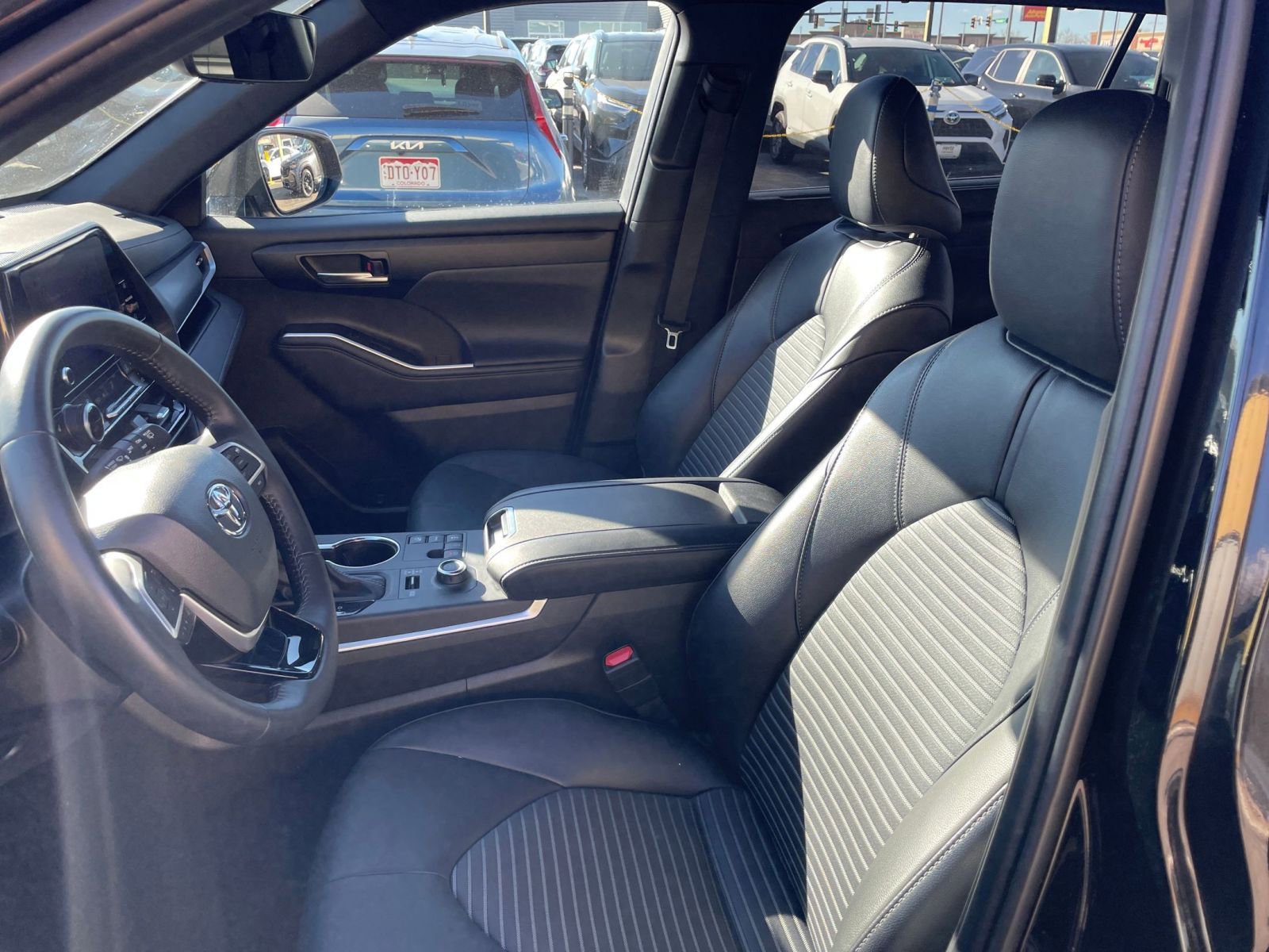 Thumbnail: 2025 Toyota Highlander - 25