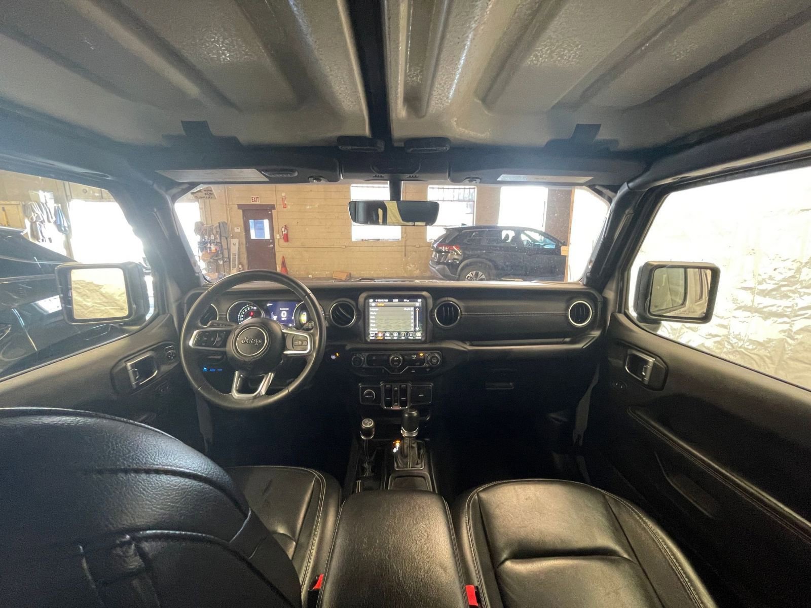 Thumbnail: 2023 Jeep Wrangler - 32