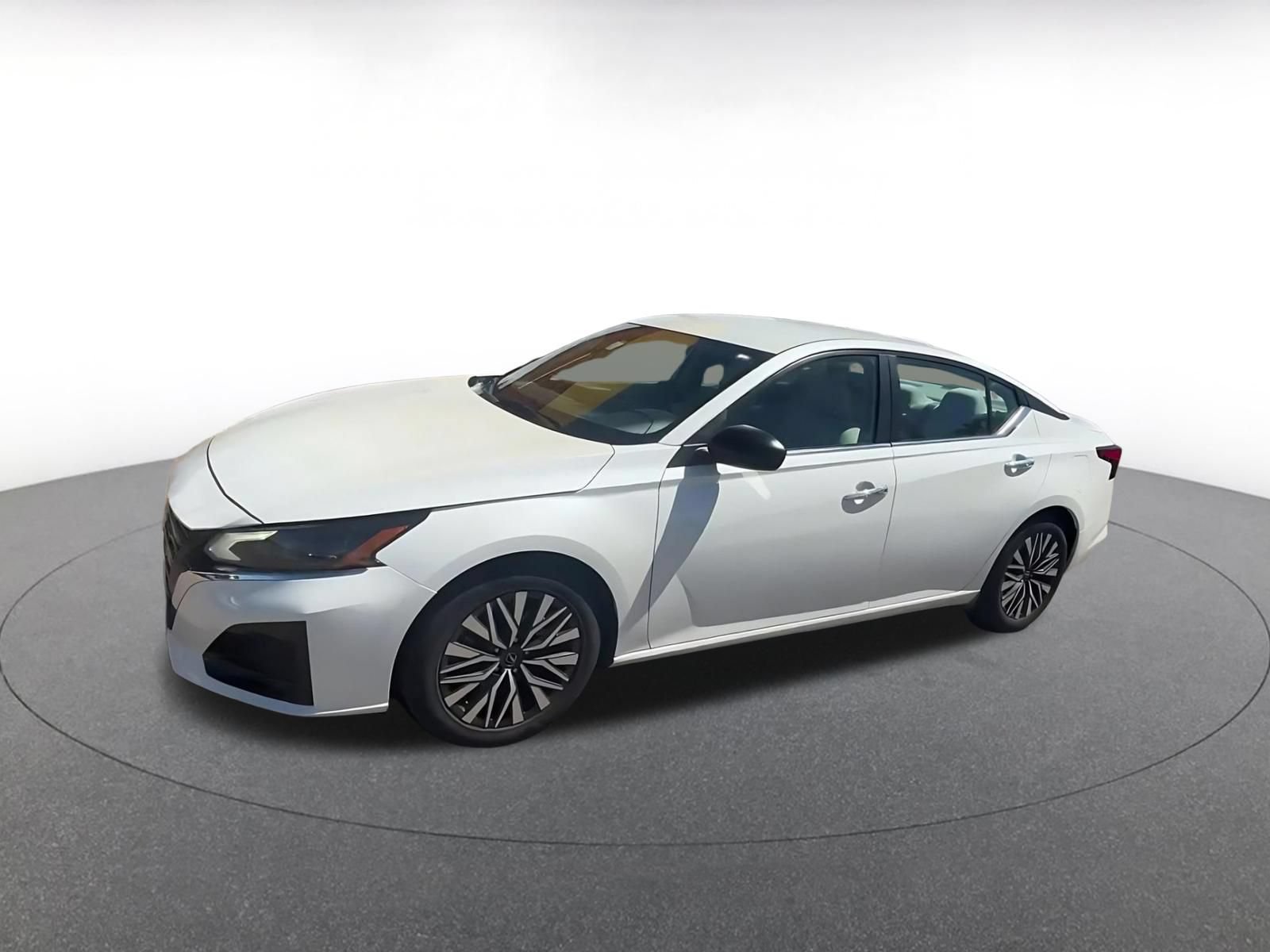 Thumbnail: 2025 Nissan Altima - 8