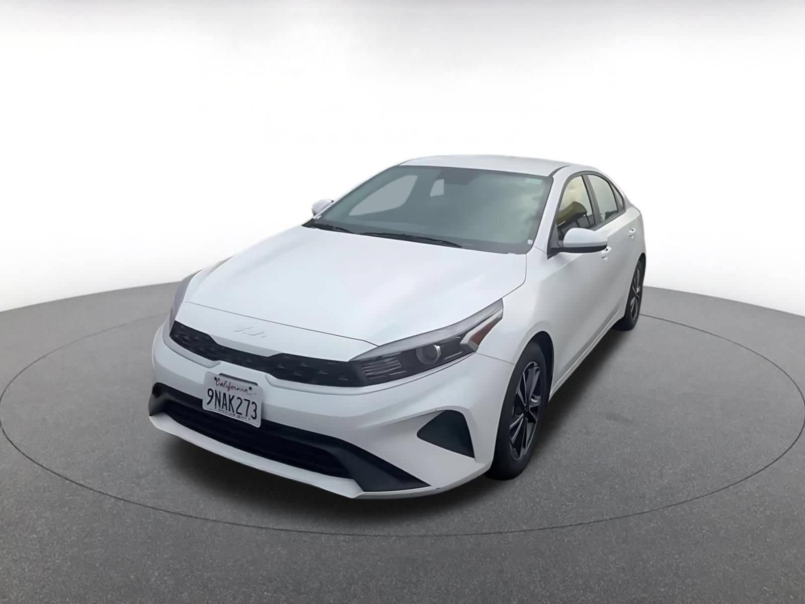 Thumbnail: 2024 Kia Forte - 7
