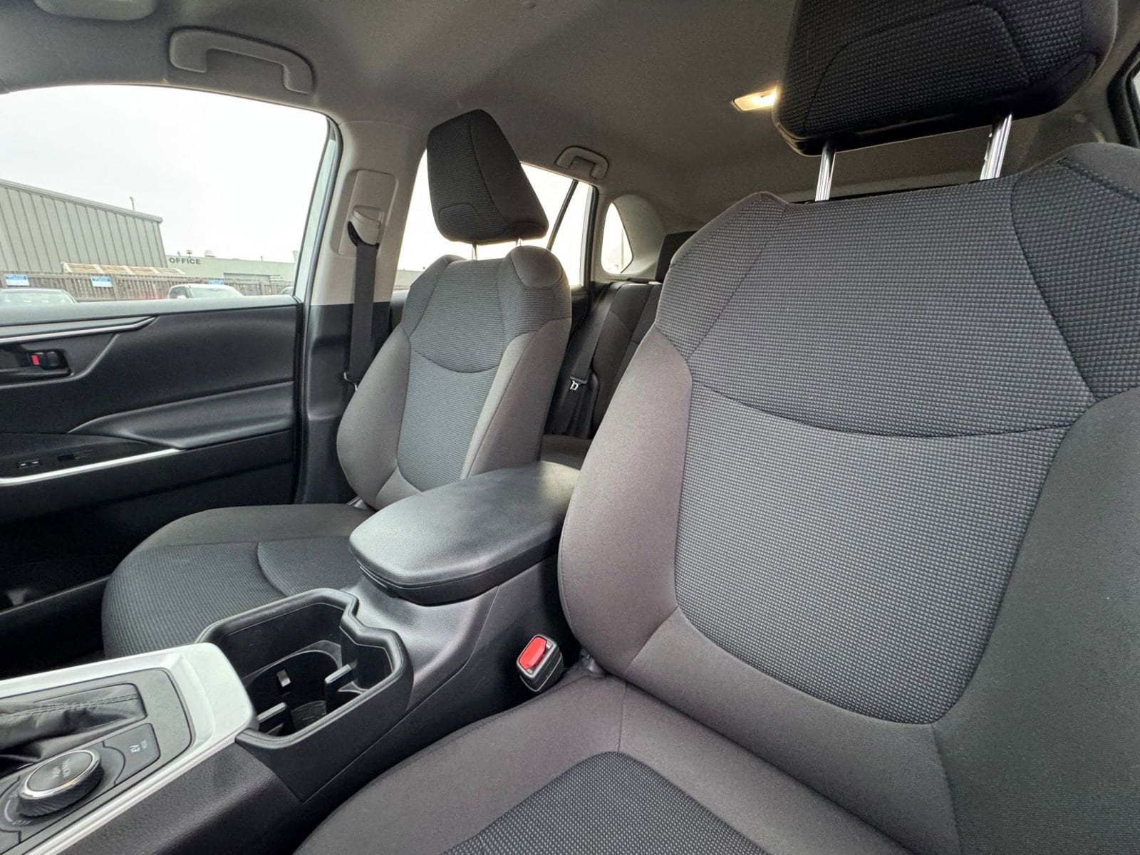 Thumbnail: 2025 Toyota RAV4 - 35