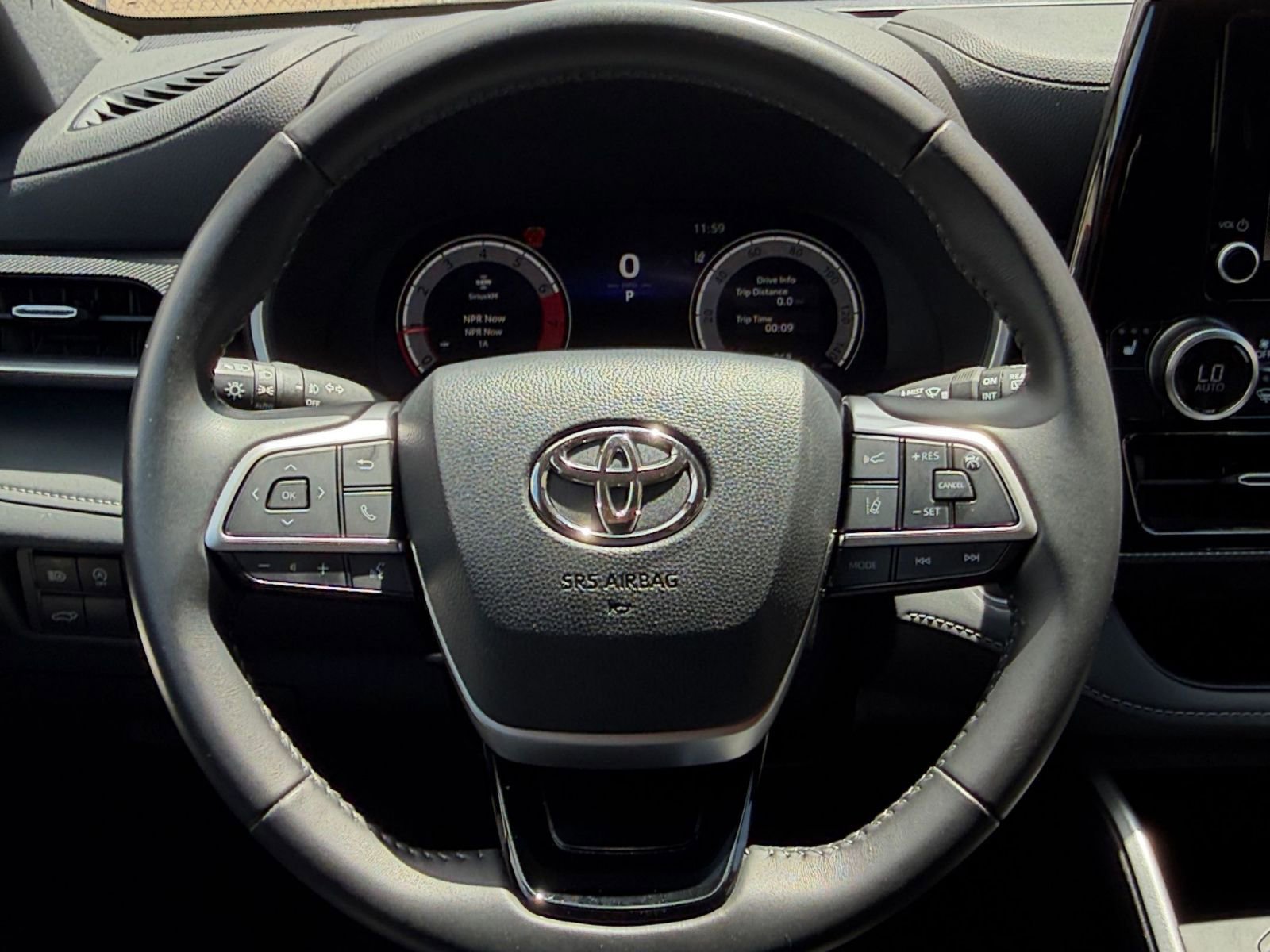 Thumbnail: 2025 Toyota Highlander - 29