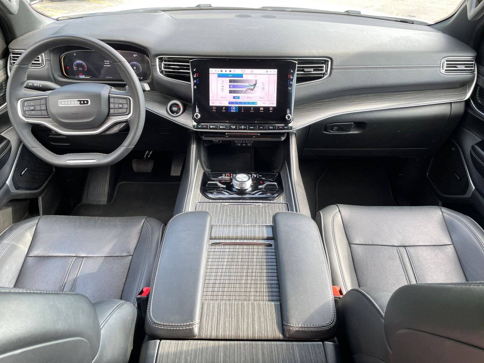 Thumbnail: 2023 Jeep Wagoneer - 34