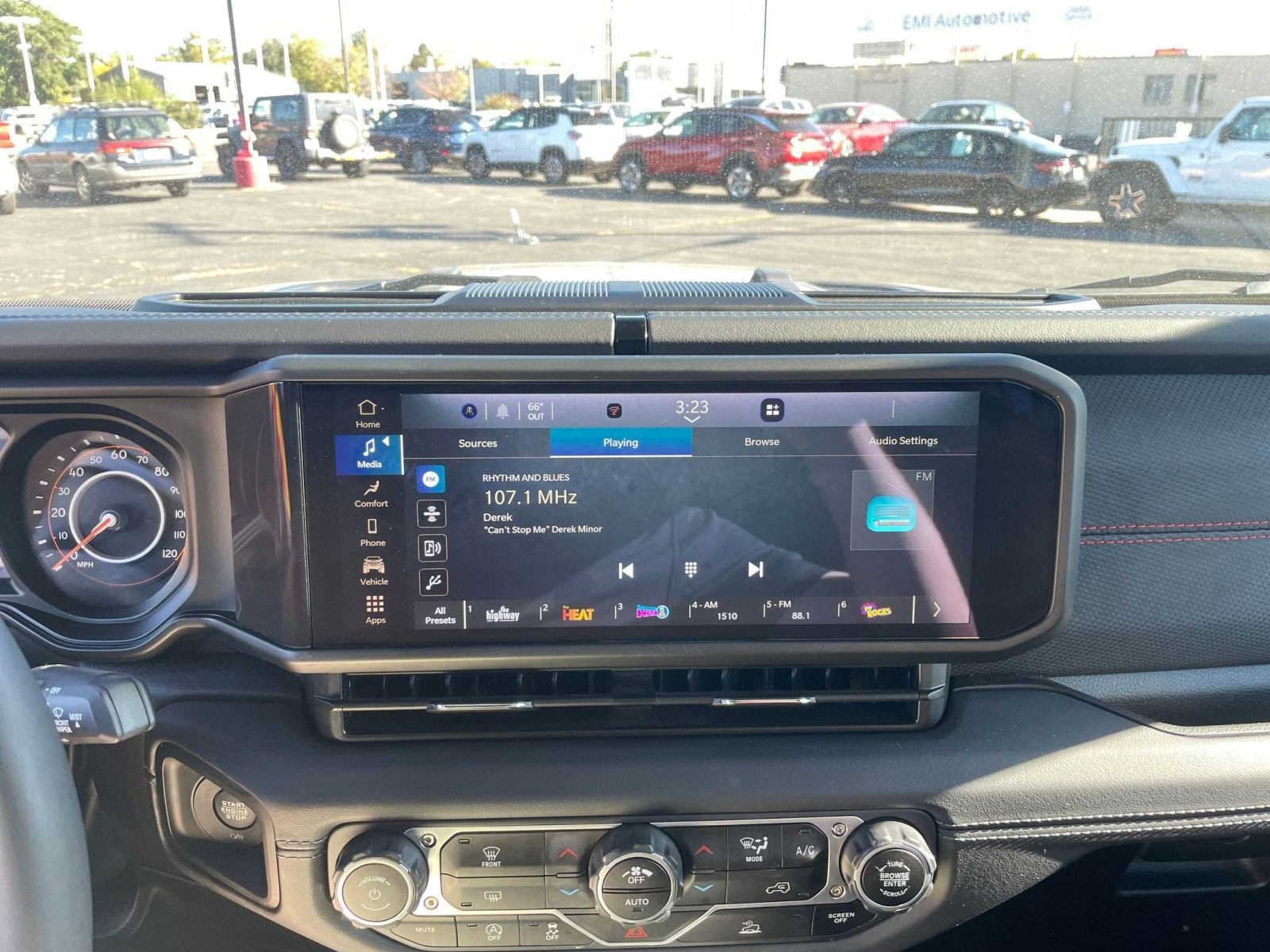 Thumbnail: 2025 Jeep Wrangler - 18