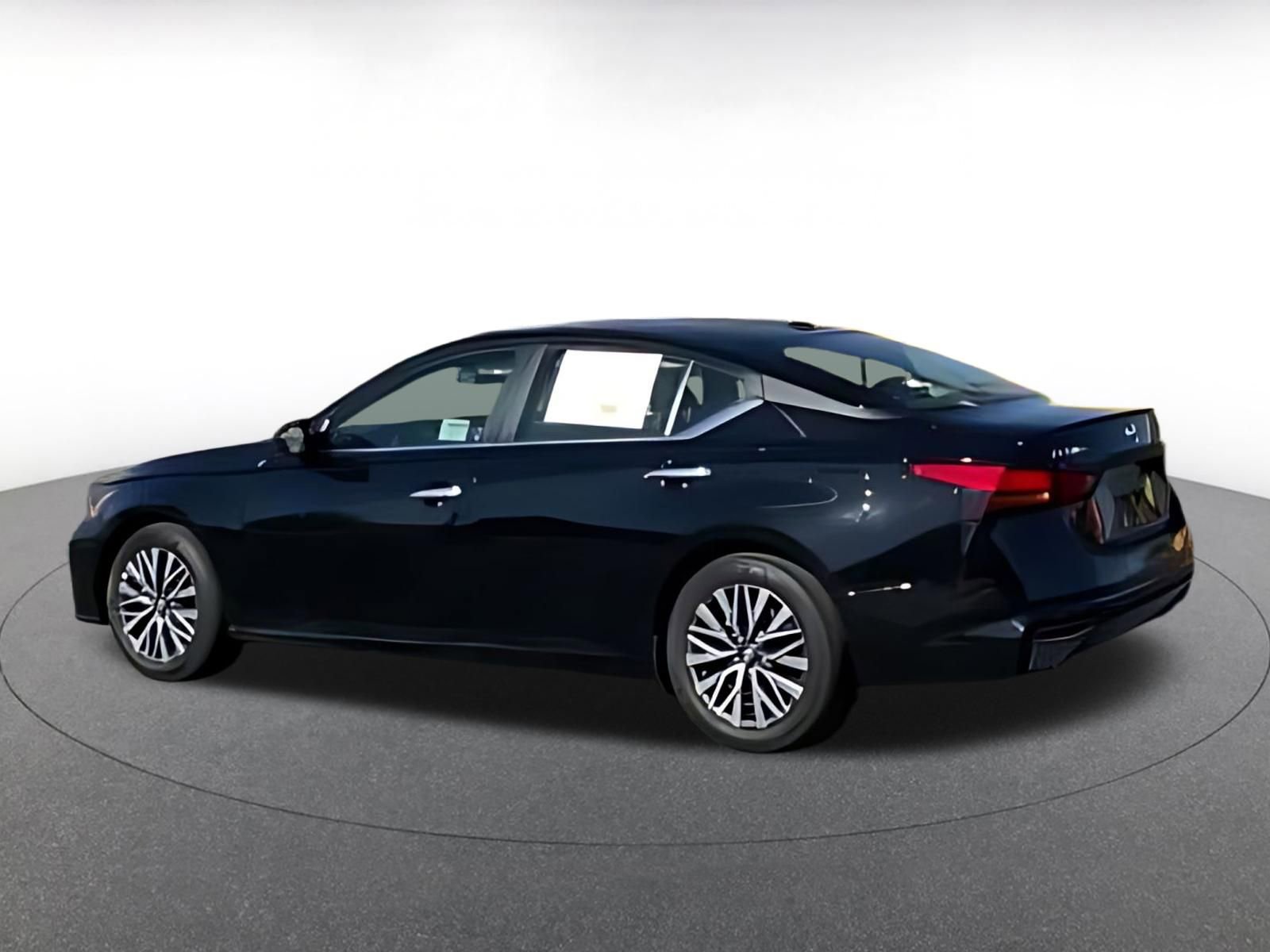 Thumbnail: 2025 Nissan Altima - 14