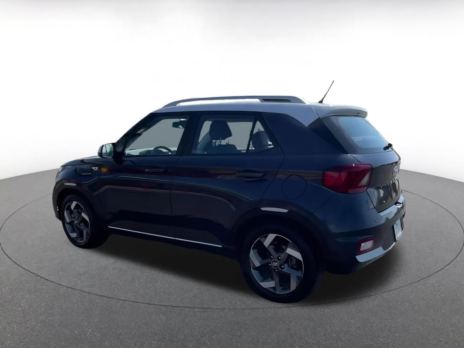 2023 Hyundai Venue Limited 10
