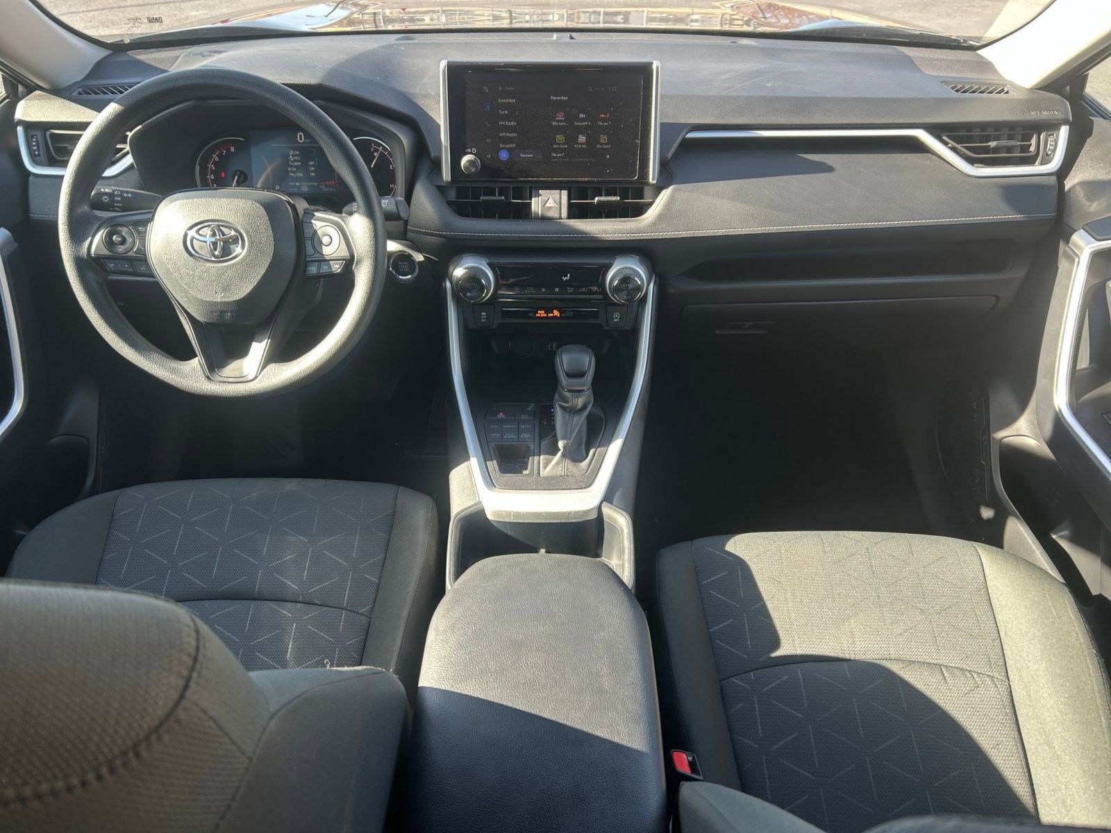 Thumbnail: 2025 Toyota RAV4 - 35