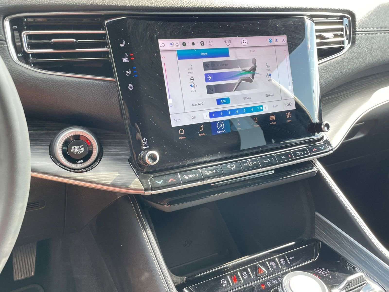 Thumbnail: 2023 Jeep Wagoneer - 18