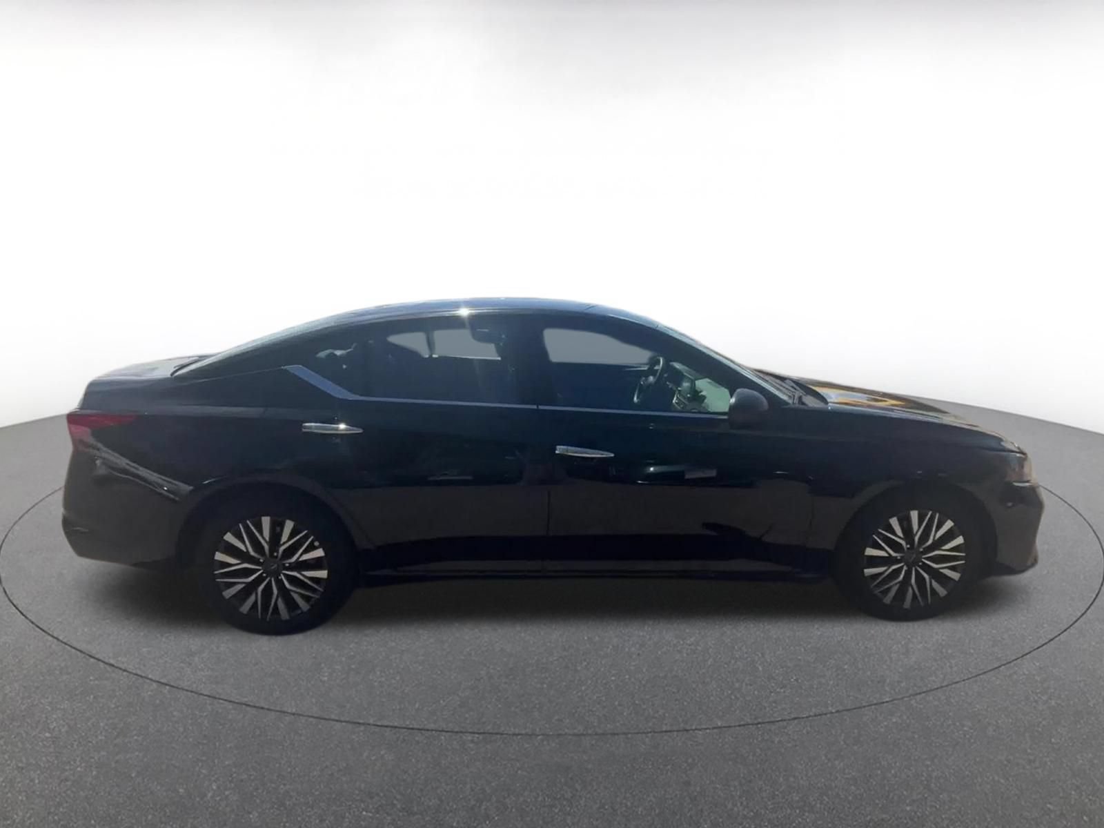 Thumbnail: 2025 Nissan Altima - 15