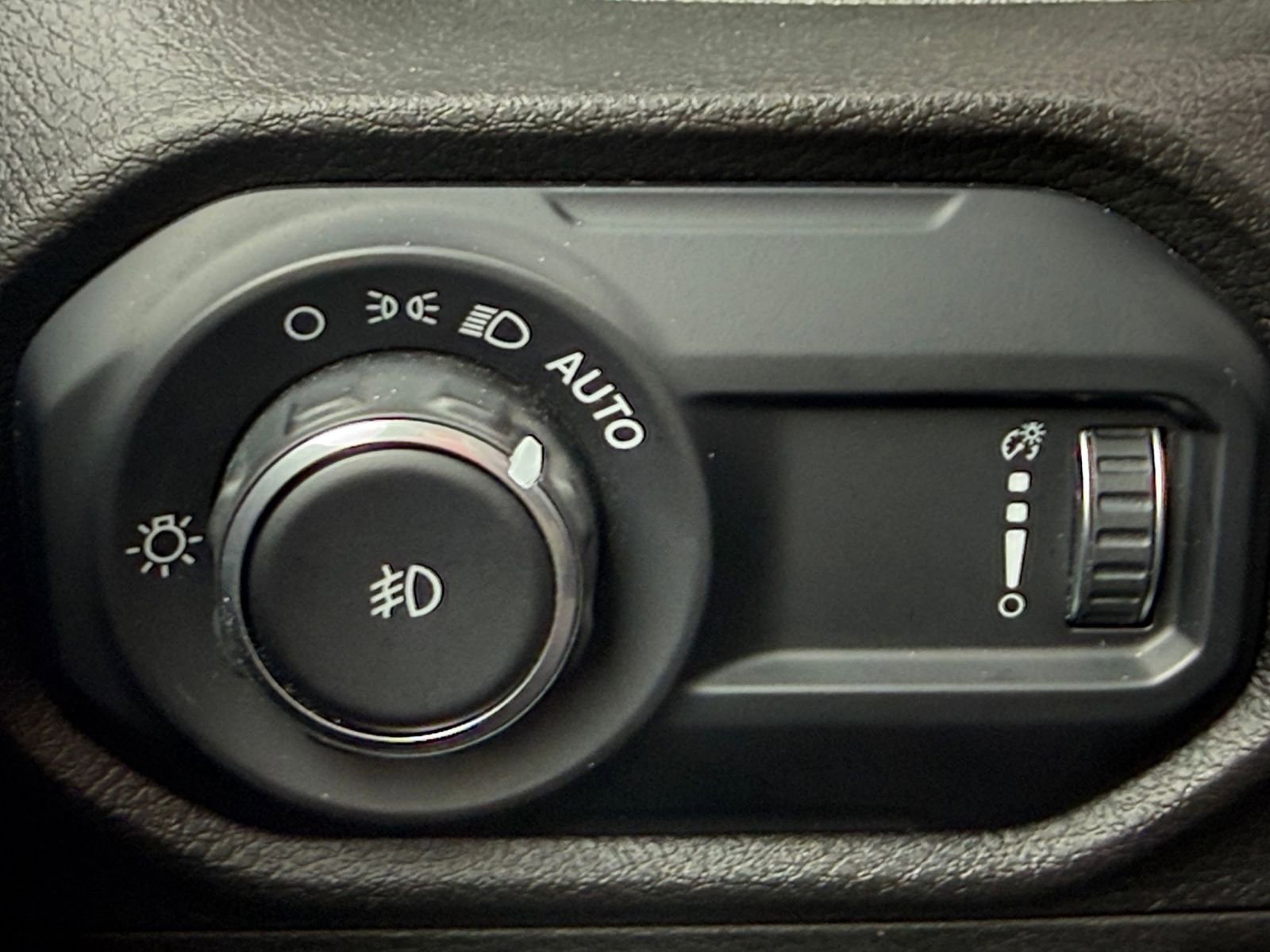 Thumbnail: 2025 Jeep Wrangler - 33