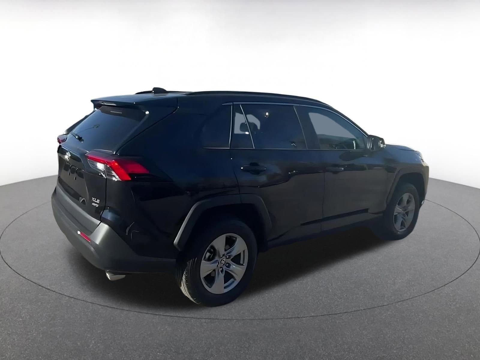 Thumbnail: 2025 Toyota RAV4 - 15