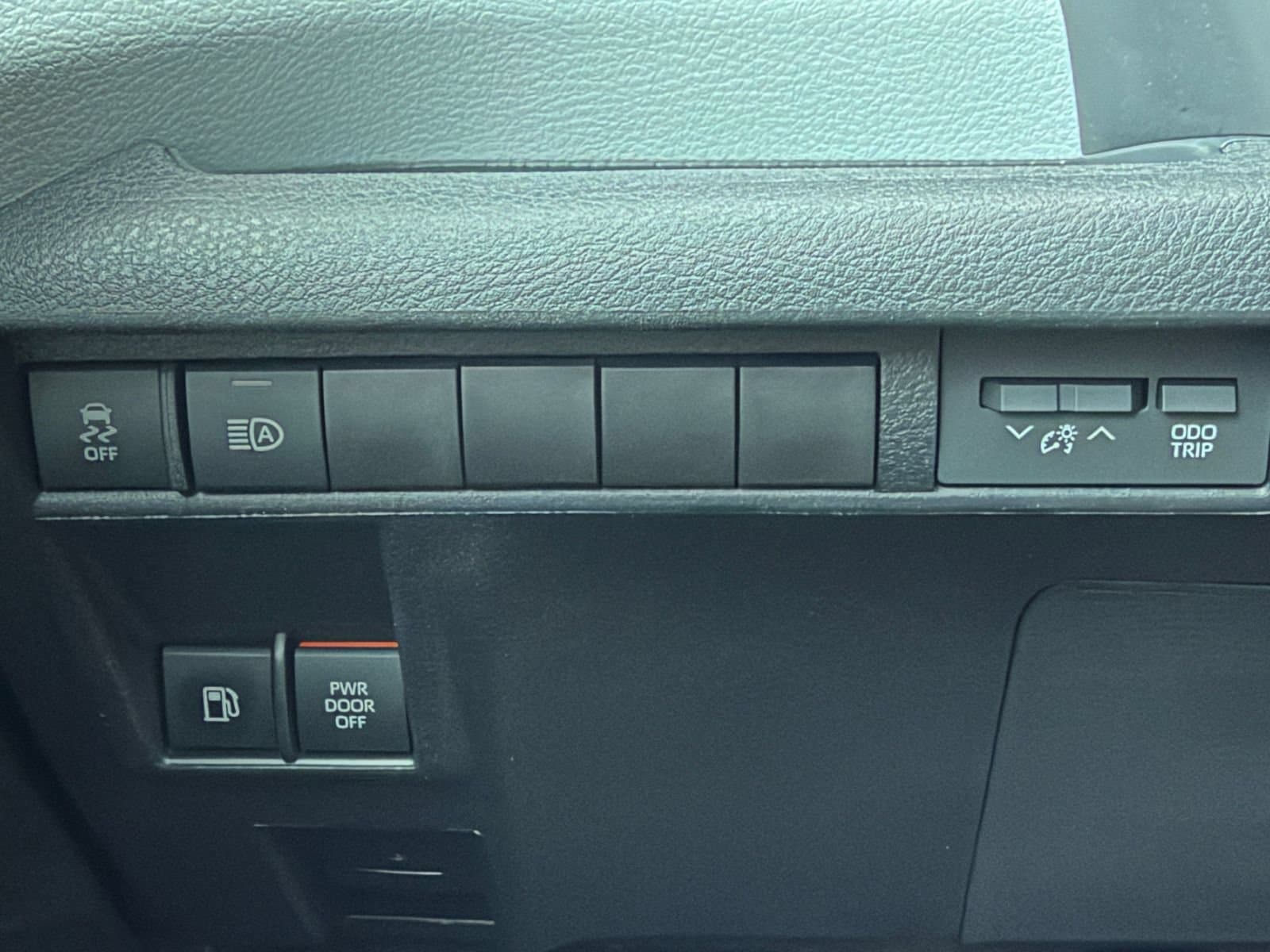 Thumbnail: 2025 Toyota Sienna - 35