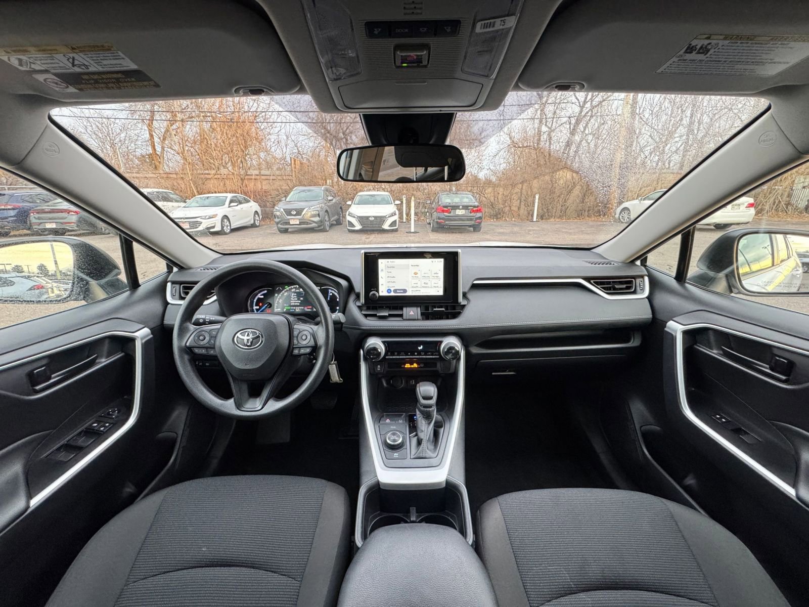 Thumbnail: 2025 Toyota RAV4 - 32