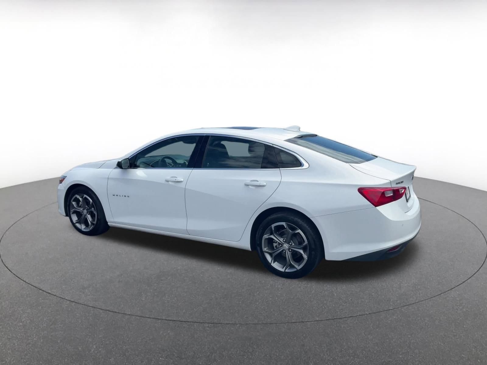 Thumbnail: 2024 Chevrolet Malibu - 10