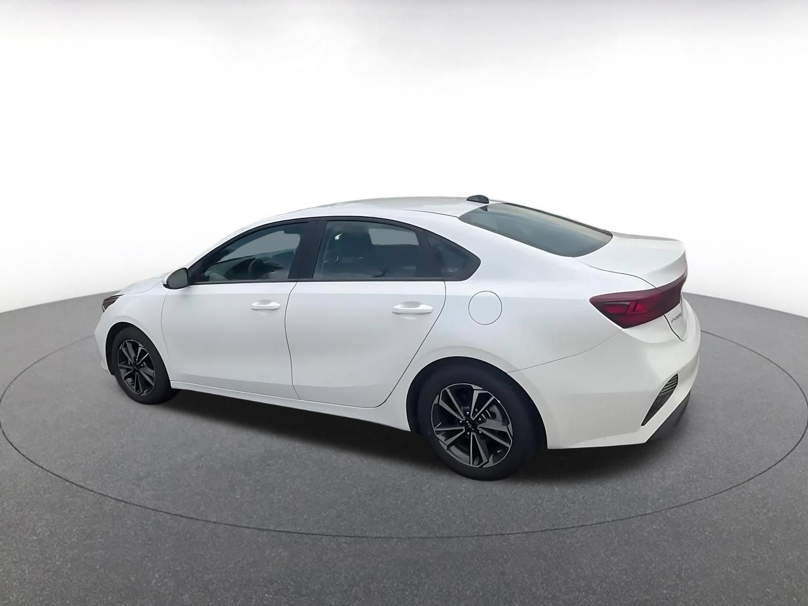 Thumbnail: 2024 Kia Forte - 10