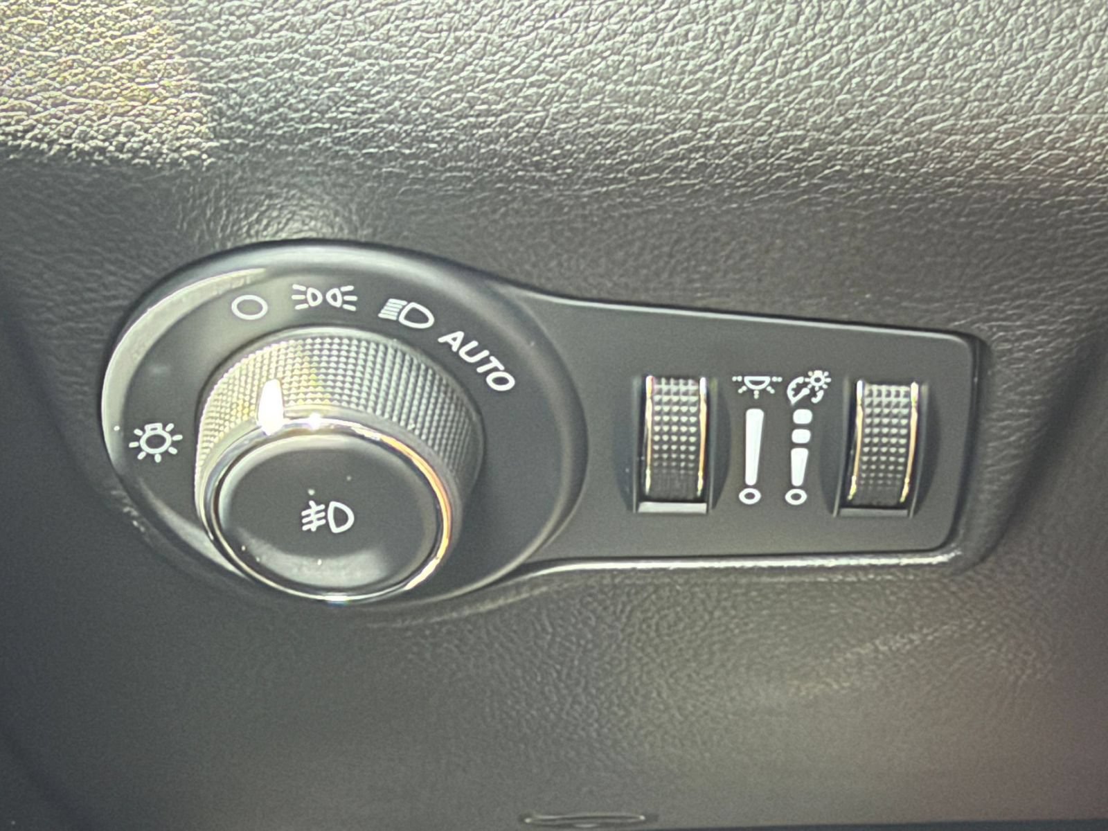 Thumbnail: 2025 Jeep Compass - 34