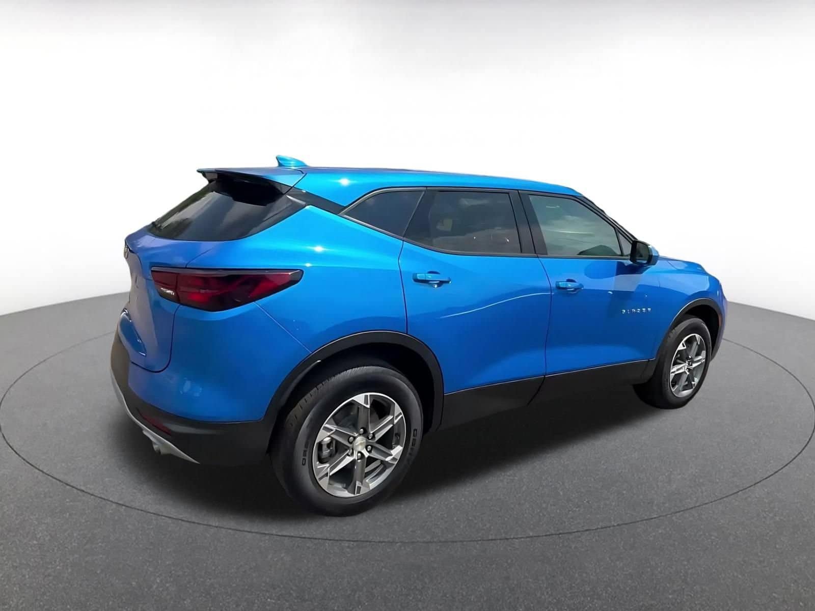 Thumbnail: 2026 Chevrolet Blazer - 12