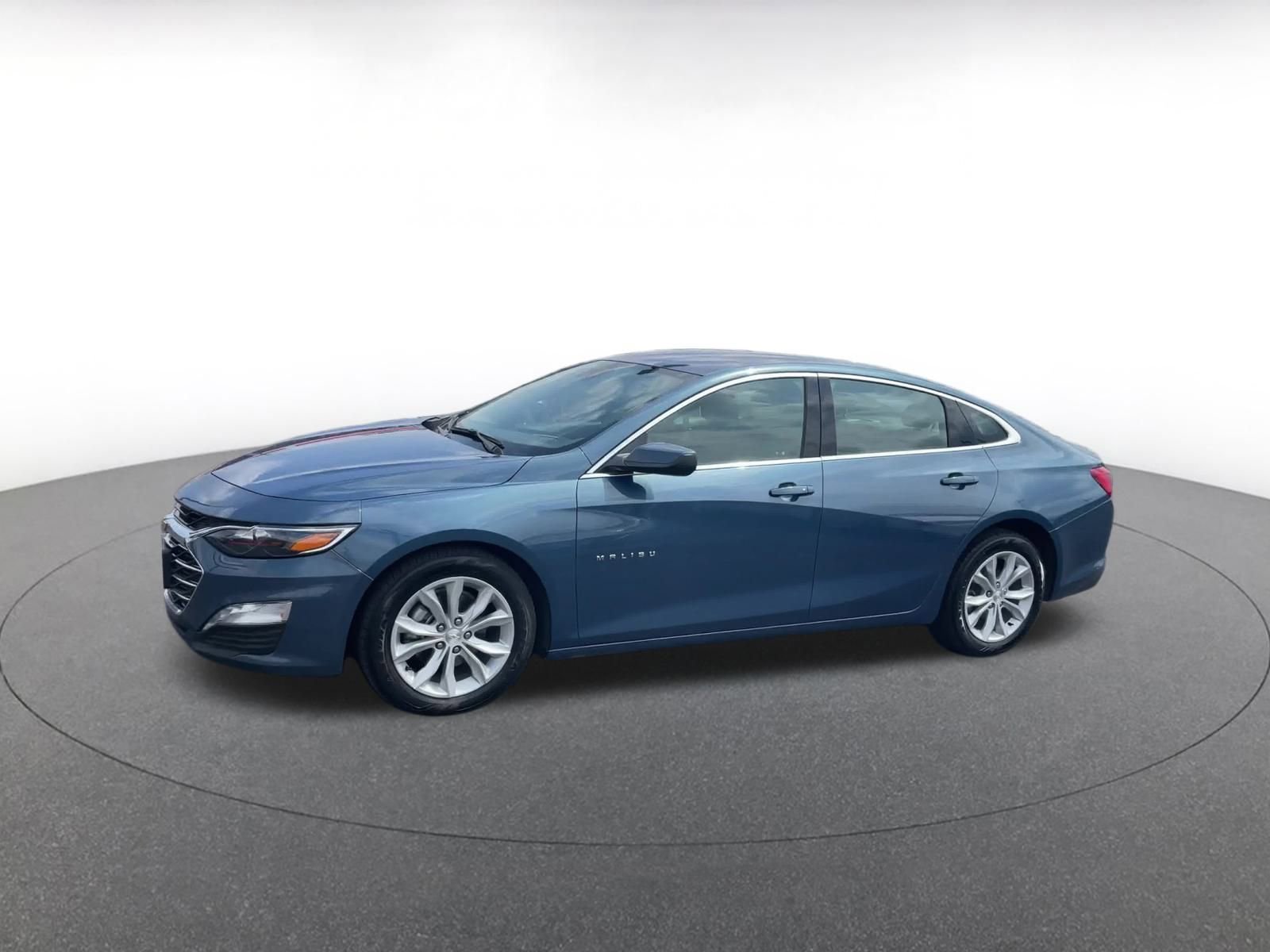 Thumbnail: 2024 Chevrolet Malibu - 7