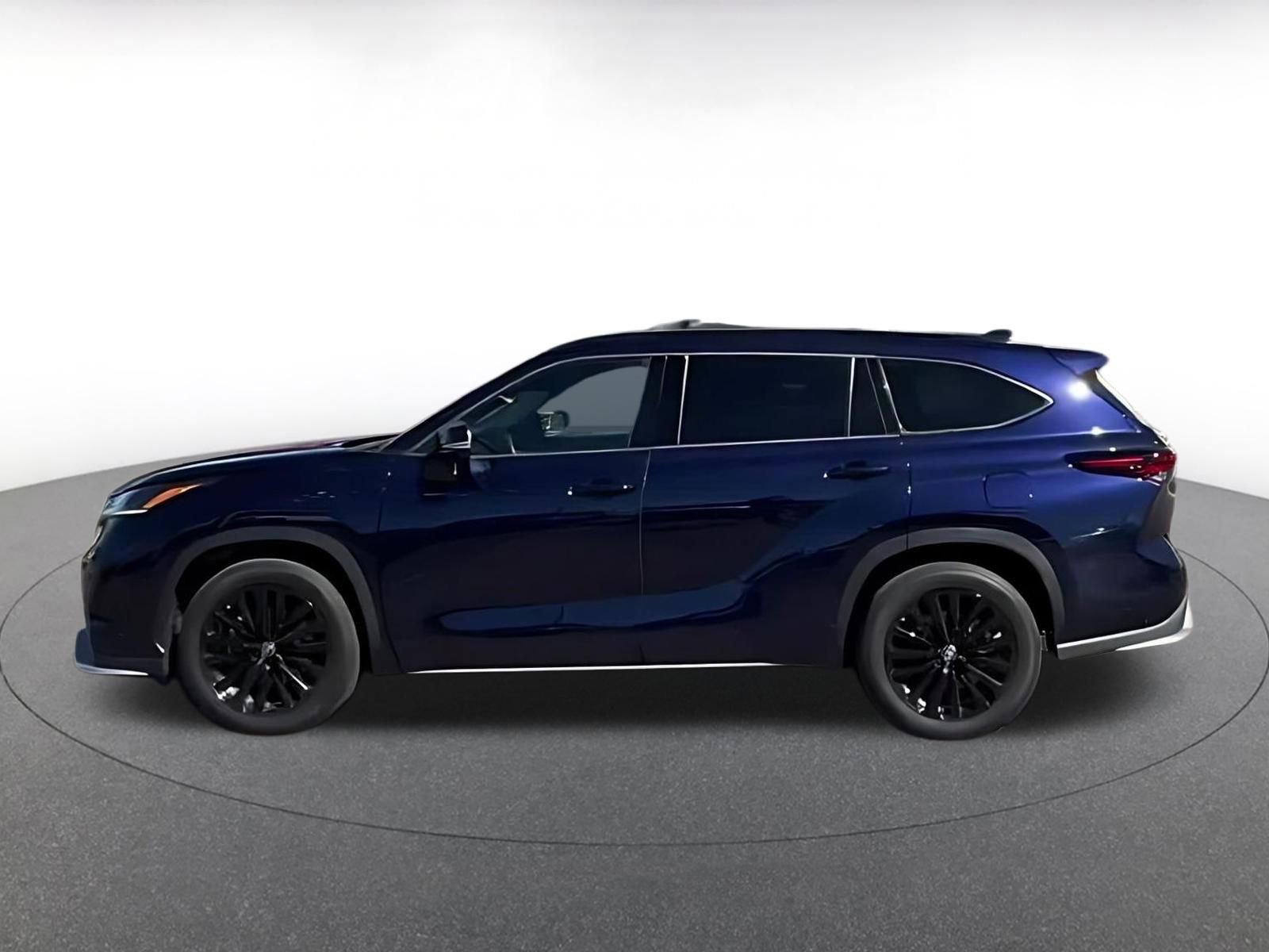 Thumbnail: 2025 Toyota Highlander - 8