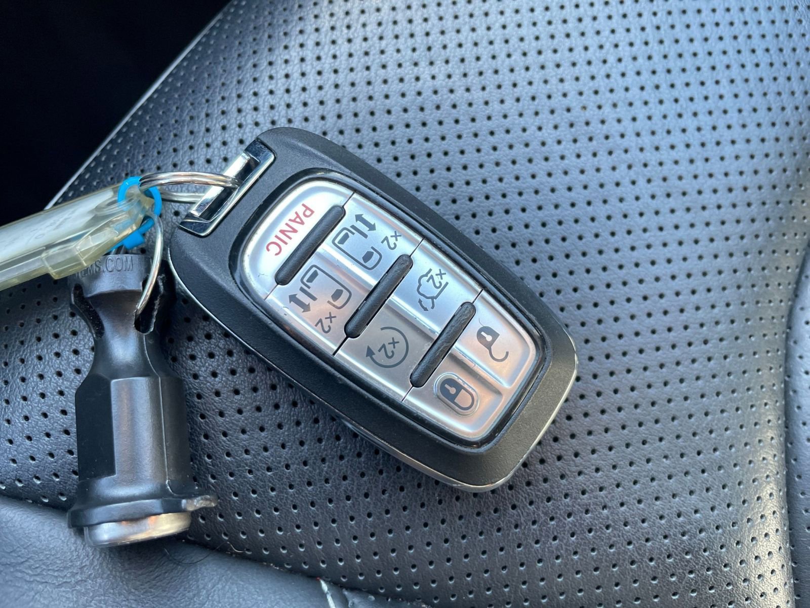 Thumbnail: 2025 Chrysler Pacifica - 21