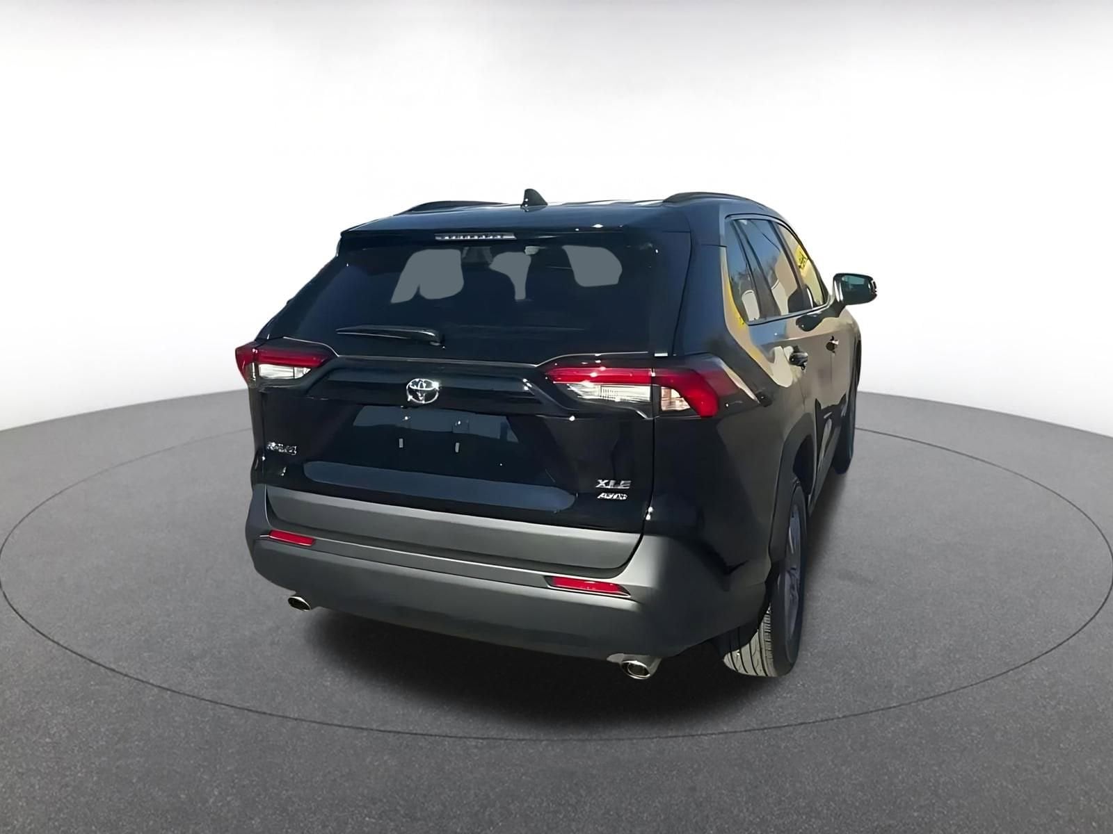 Thumbnail: 2025 Toyota RAV4 - 14