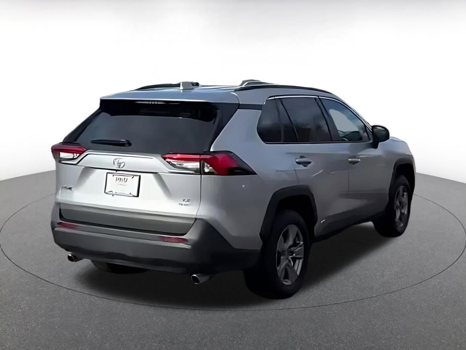 Thumbnail: 2025 Toyota RAV4 - 11