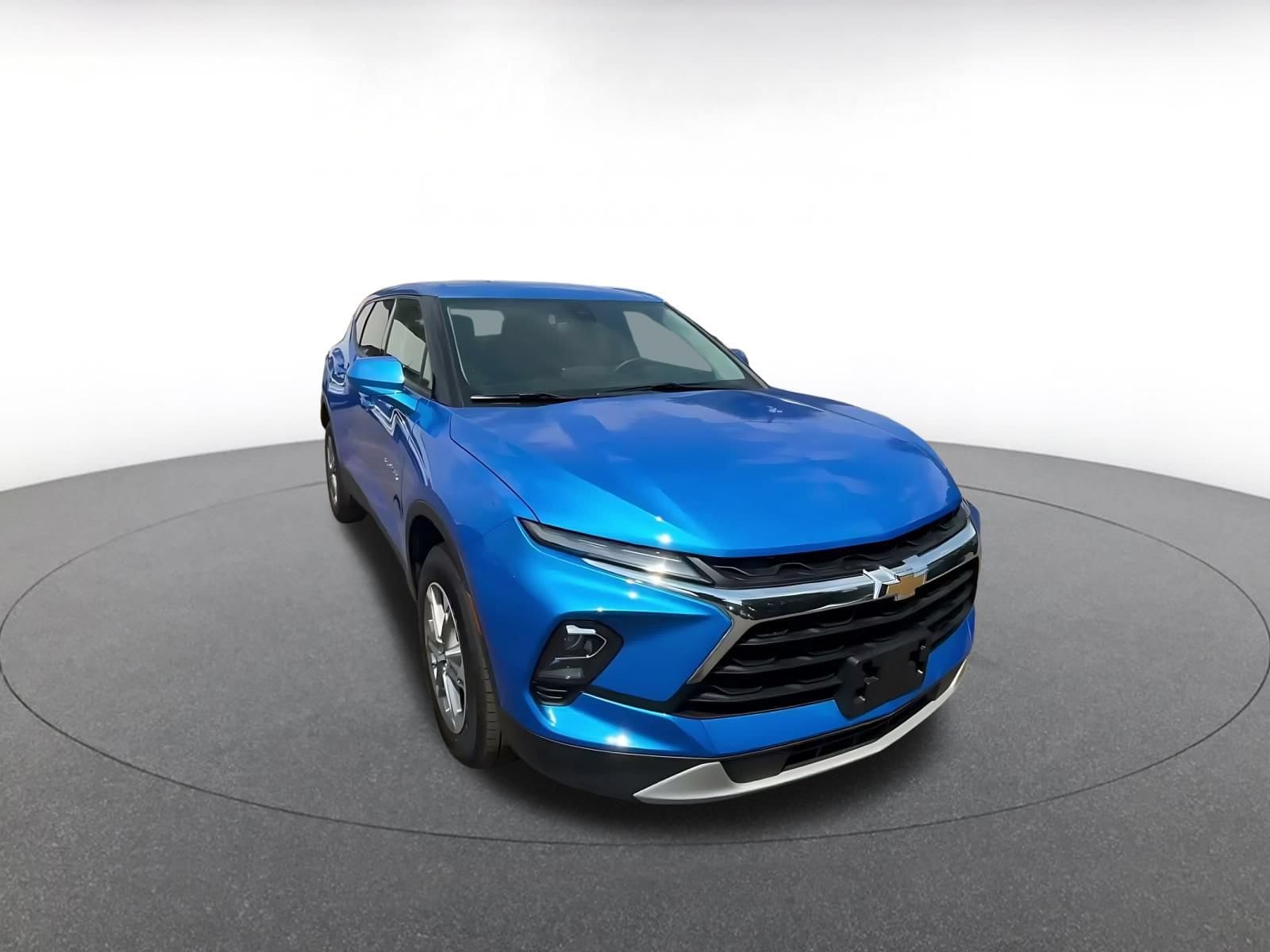 Thumbnail: 2026 Chevrolet Blazer - 3