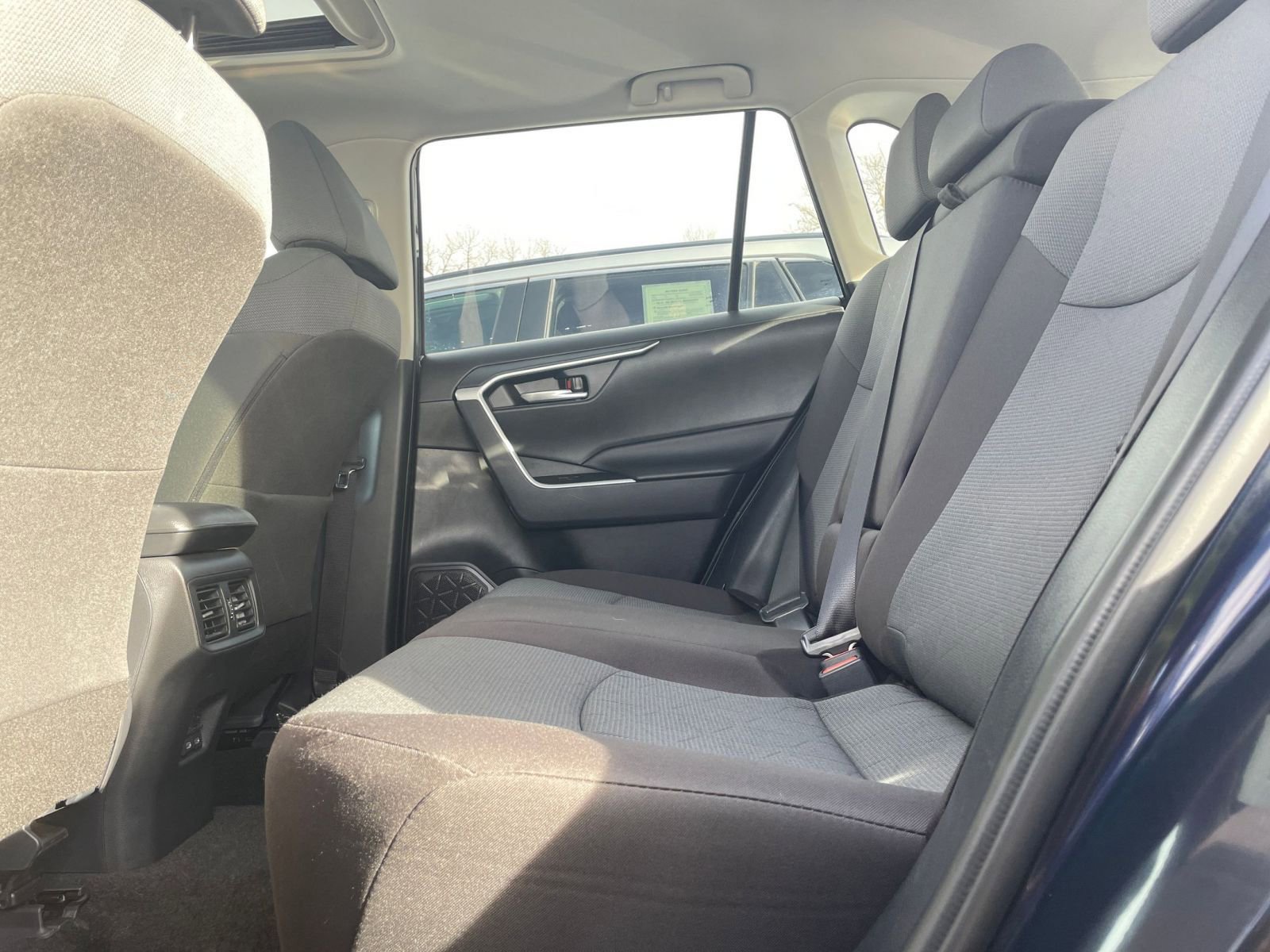 Thumbnail: 2025 Toyota RAV4 - 25