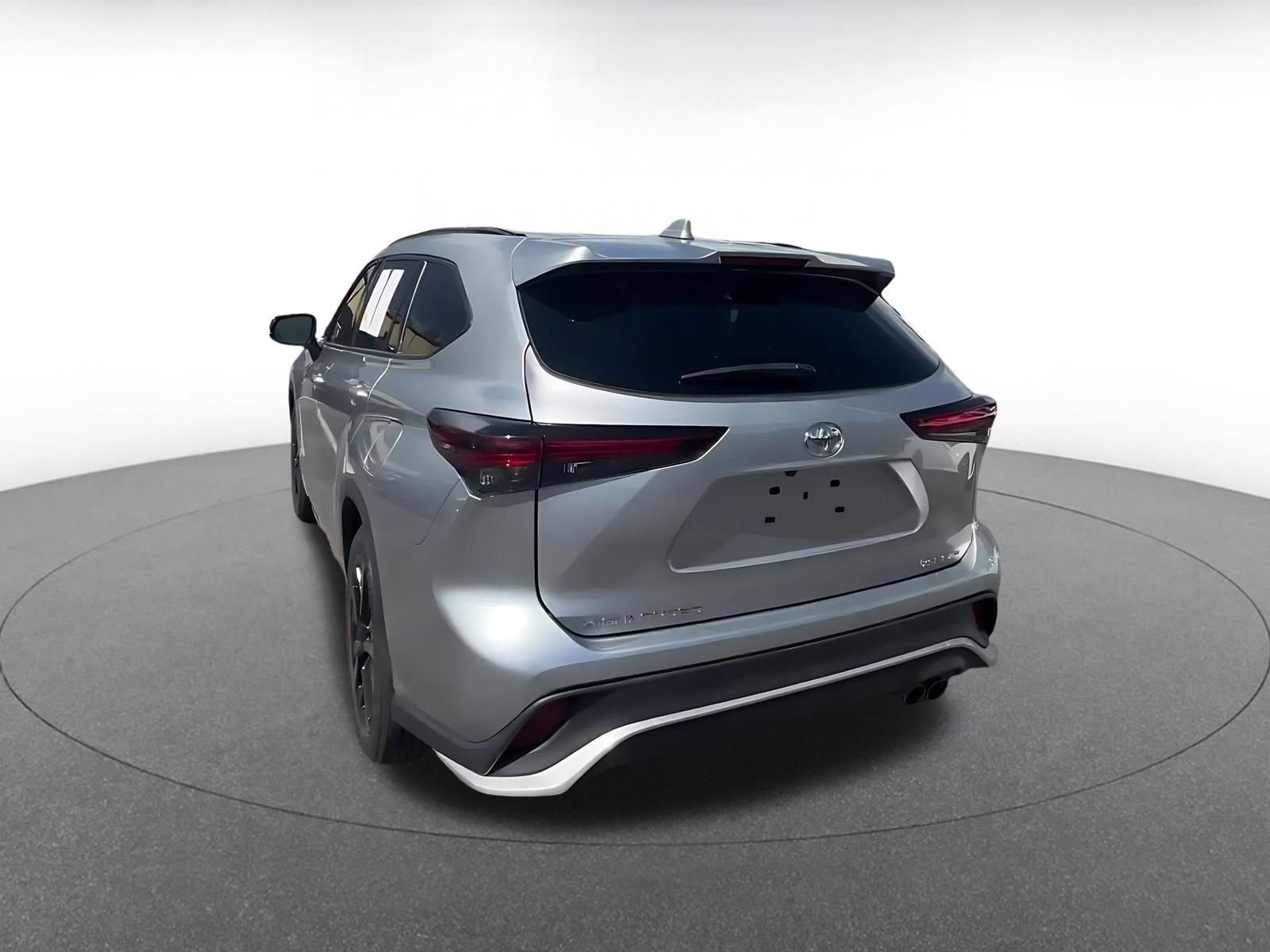 Thumbnail: 2025 Toyota Highlander - 11