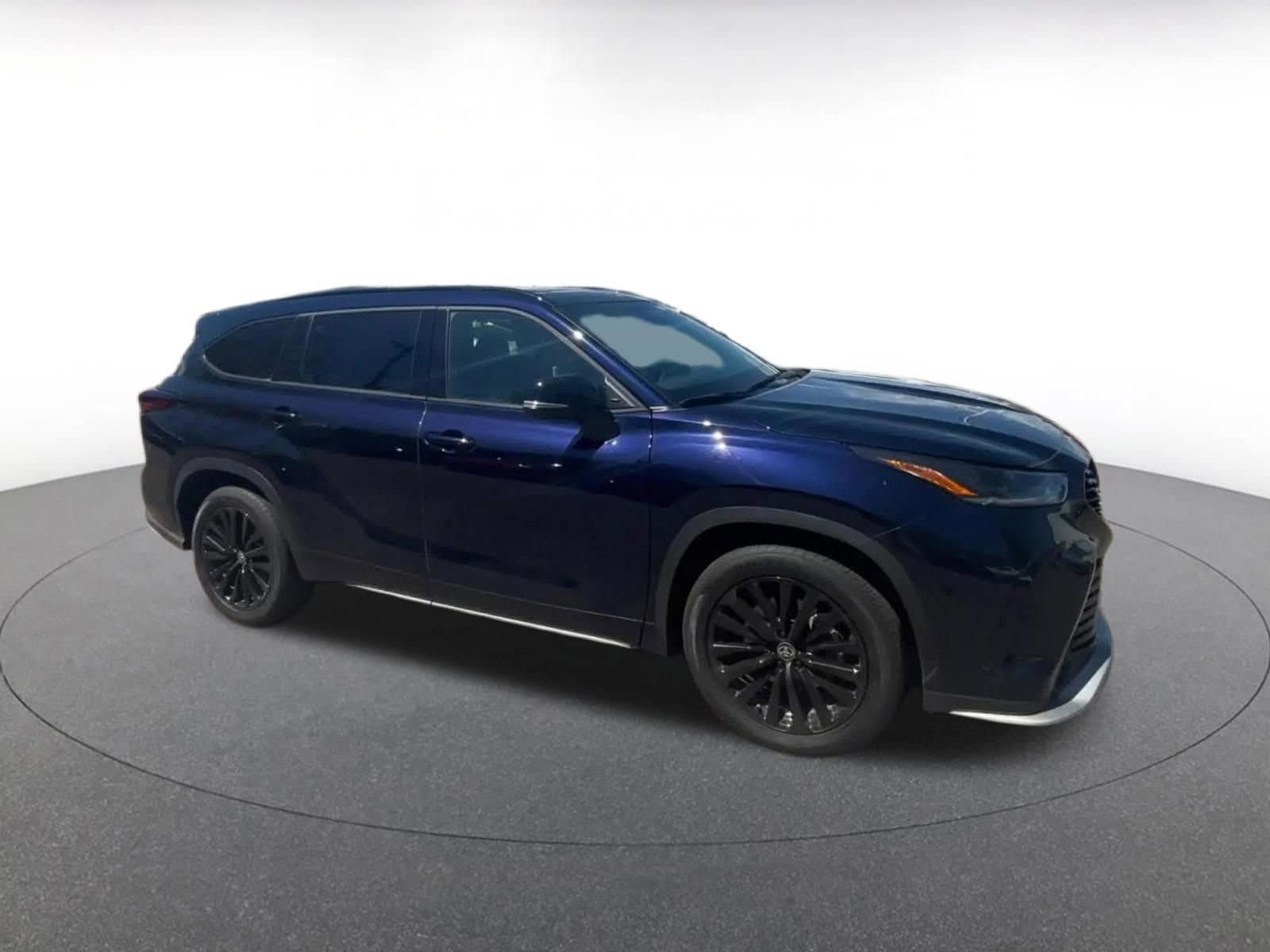 Thumbnail: 2025 Toyota Highlander - 2