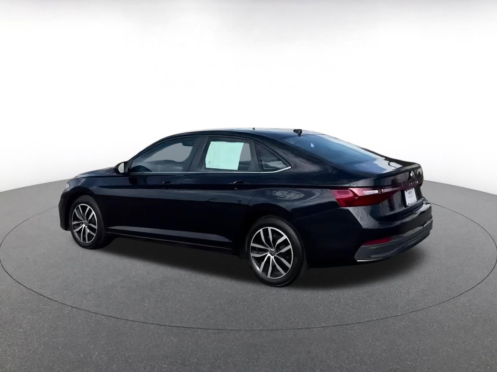 Thumbnail: 2025 Volkswagen Jetta - 12