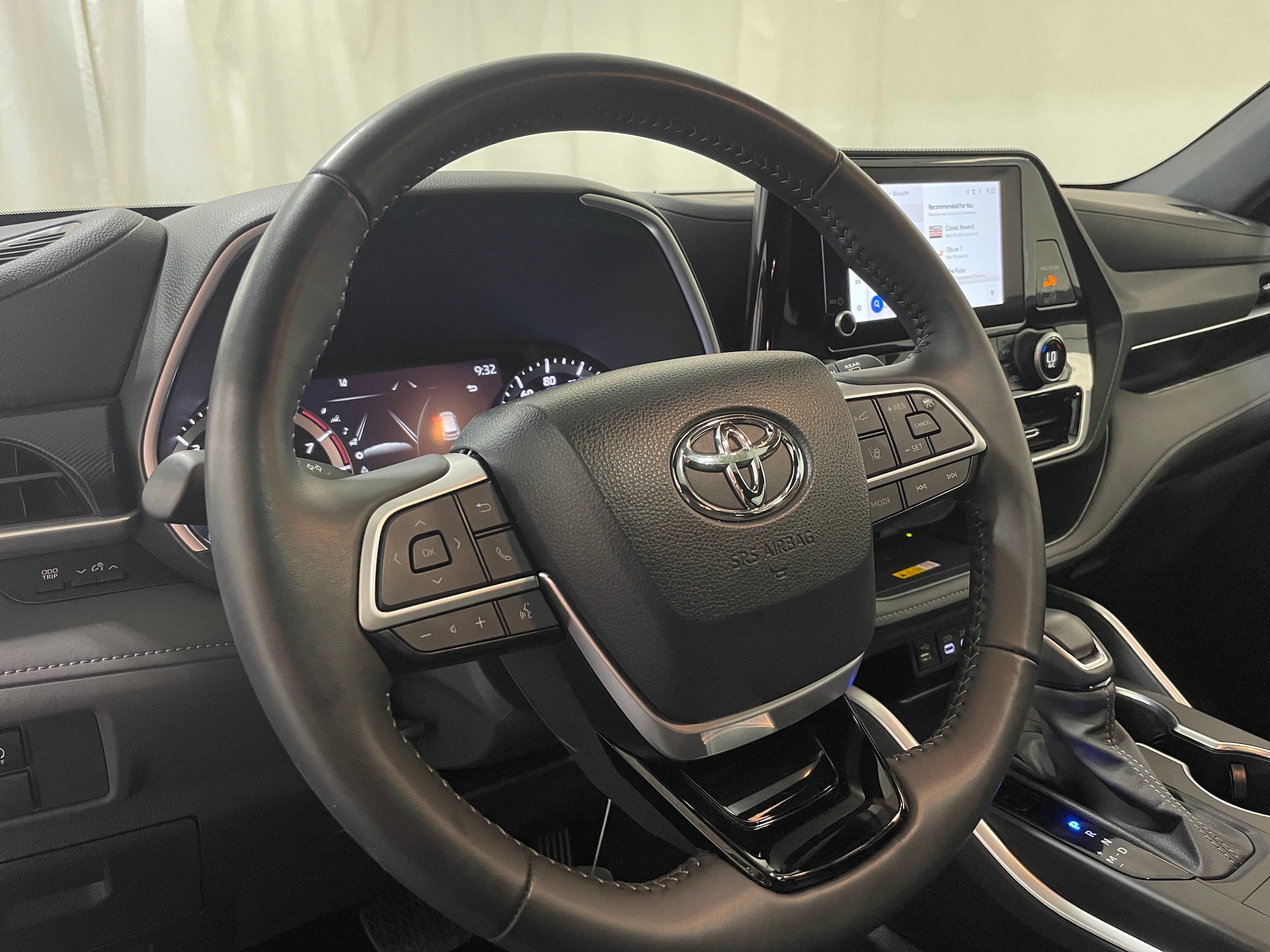 2024 Toyota Highlander XSE 28