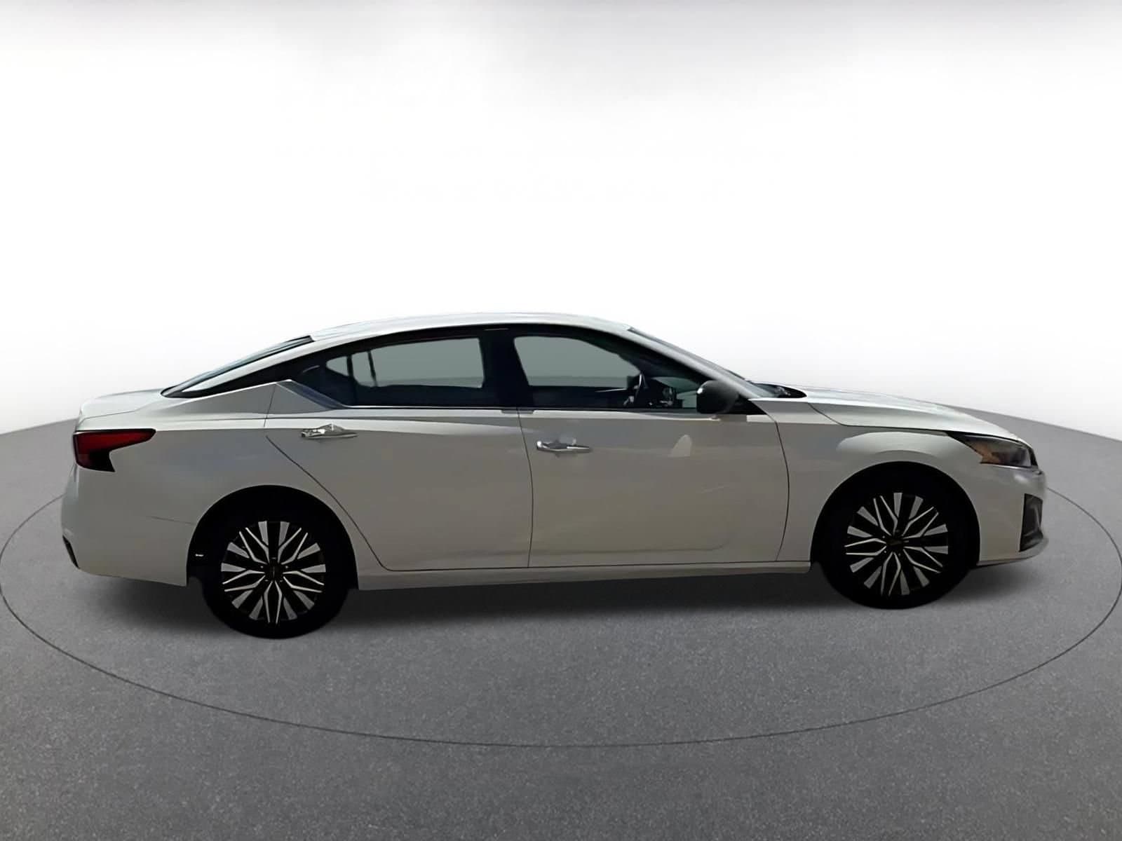 Thumbnail: 2025 Nissan Altima - 11