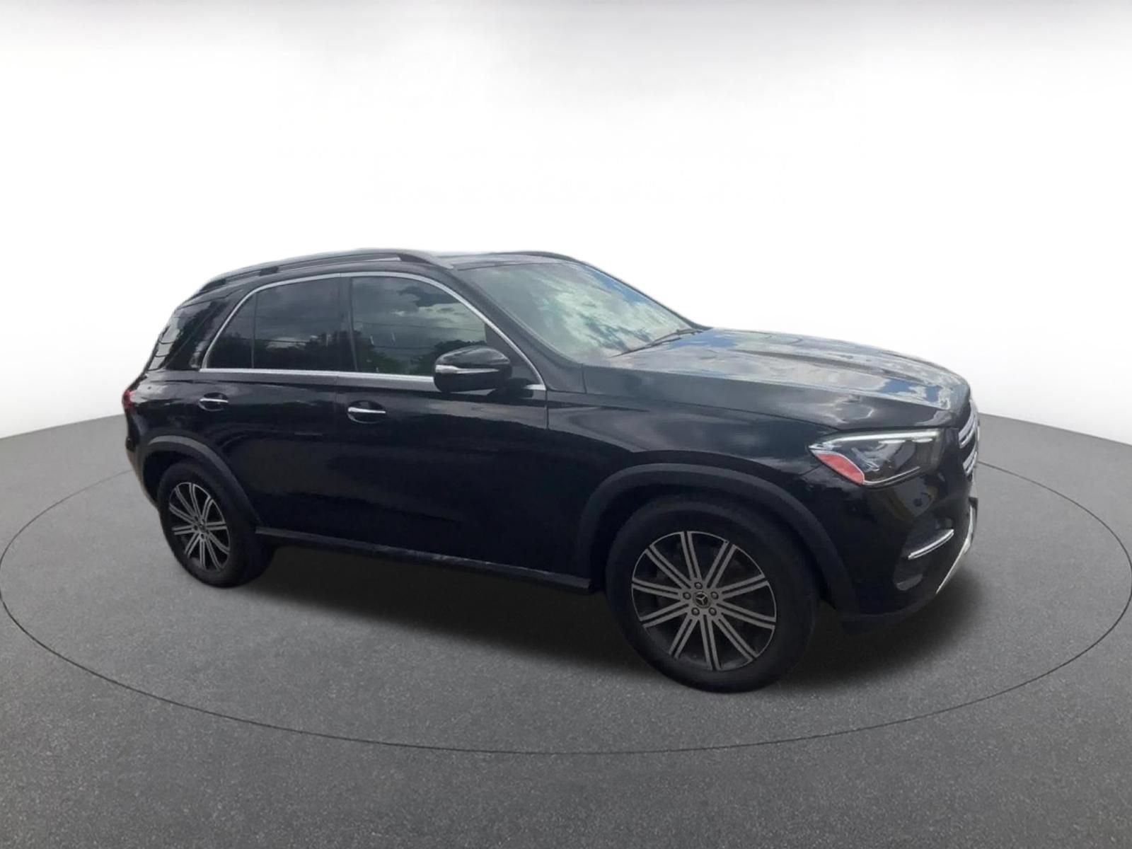Thumbnail: 2026 Mercedes-Benz GLE - 2