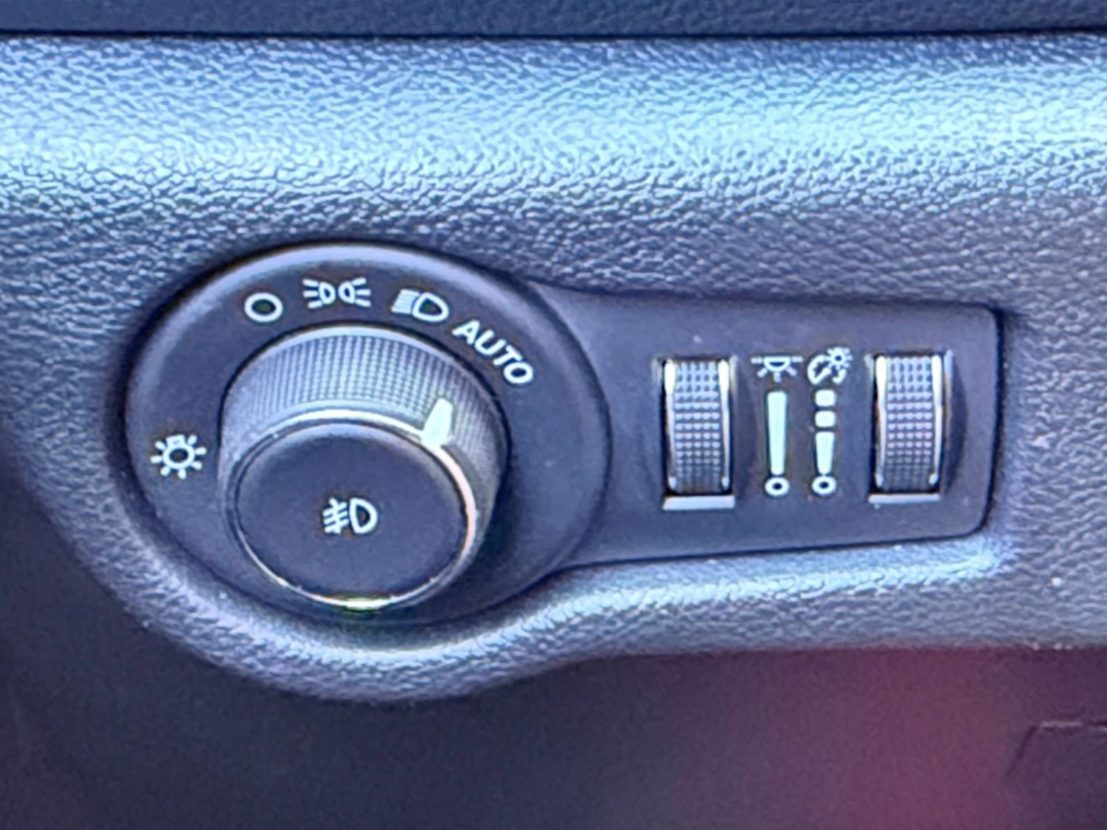 Thumbnail: 2025 Chrysler Pacifica - 34