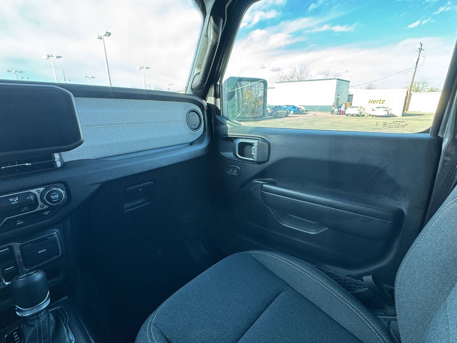 Thumbnail: 2025 Jeep Wrangler - 34