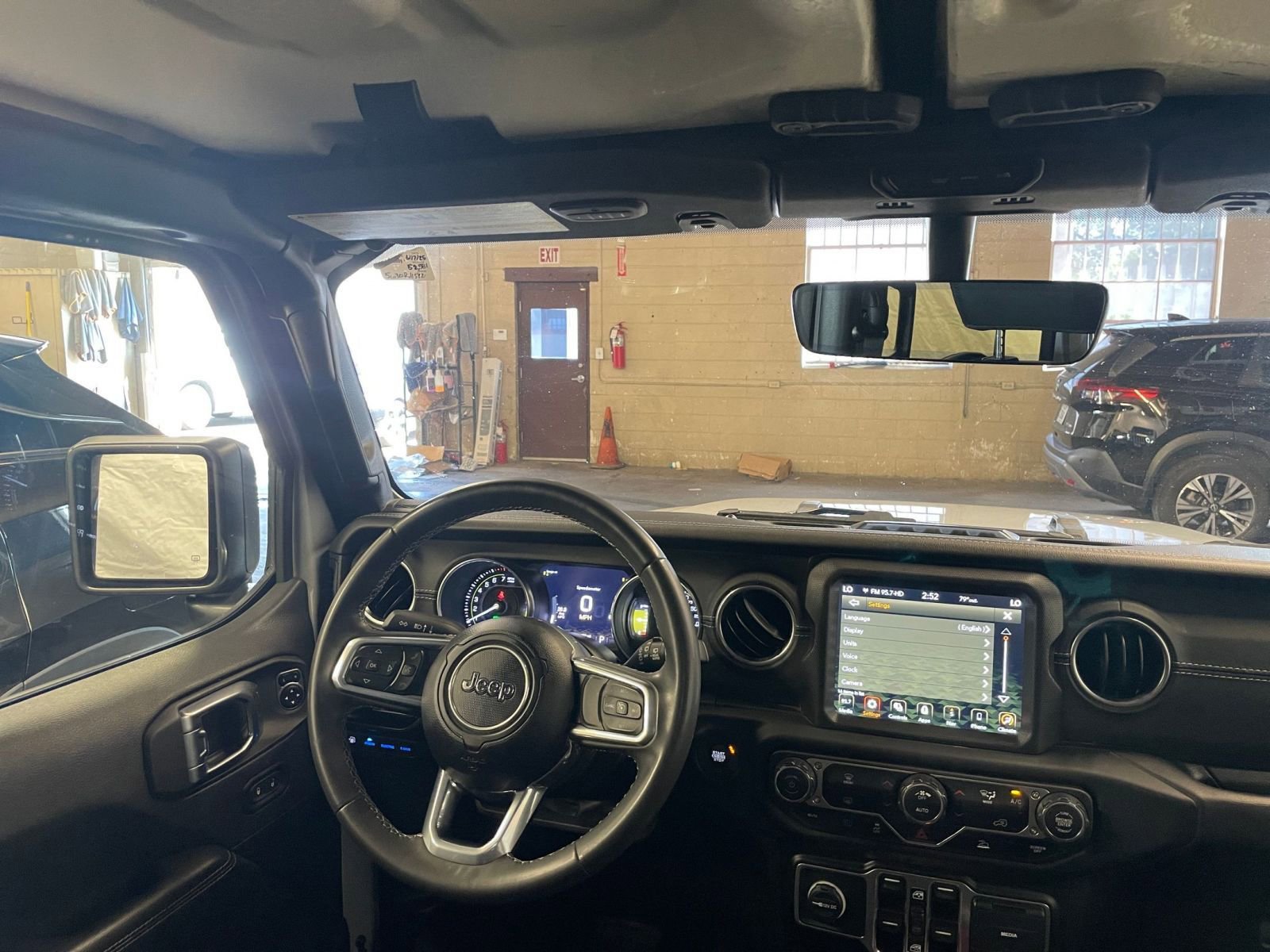 Thumbnail: 2023 Jeep Wrangler - 33