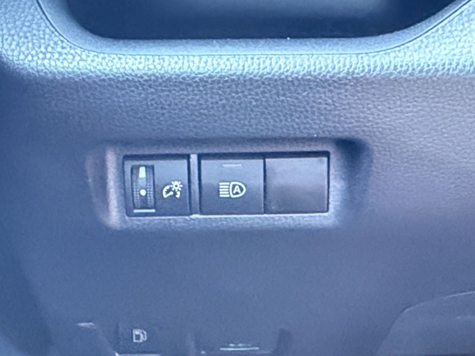 Thumbnail: 2025 Toyota RAV4 - 34