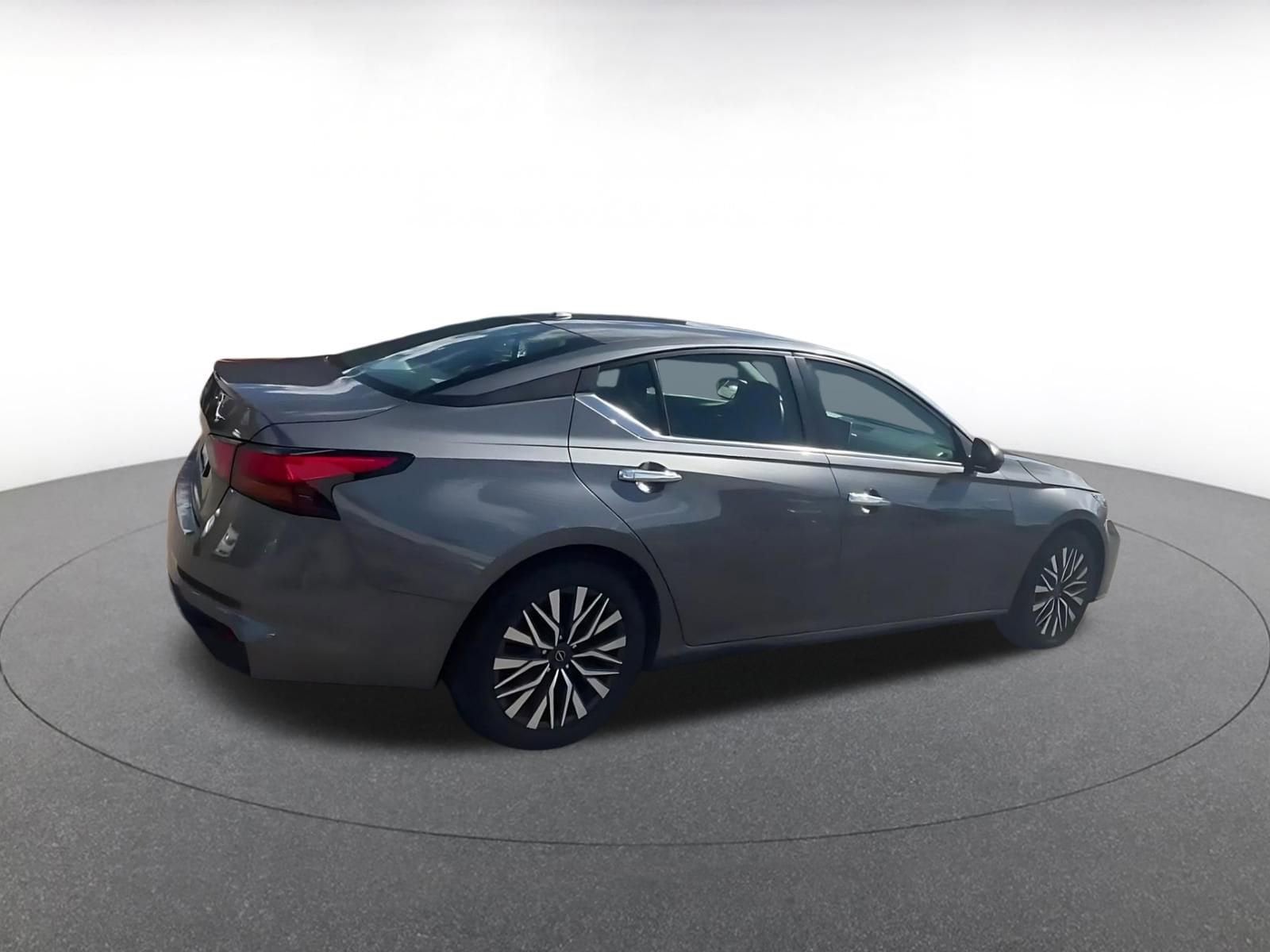 Thumbnail: 2025 Nissan Altima - 14