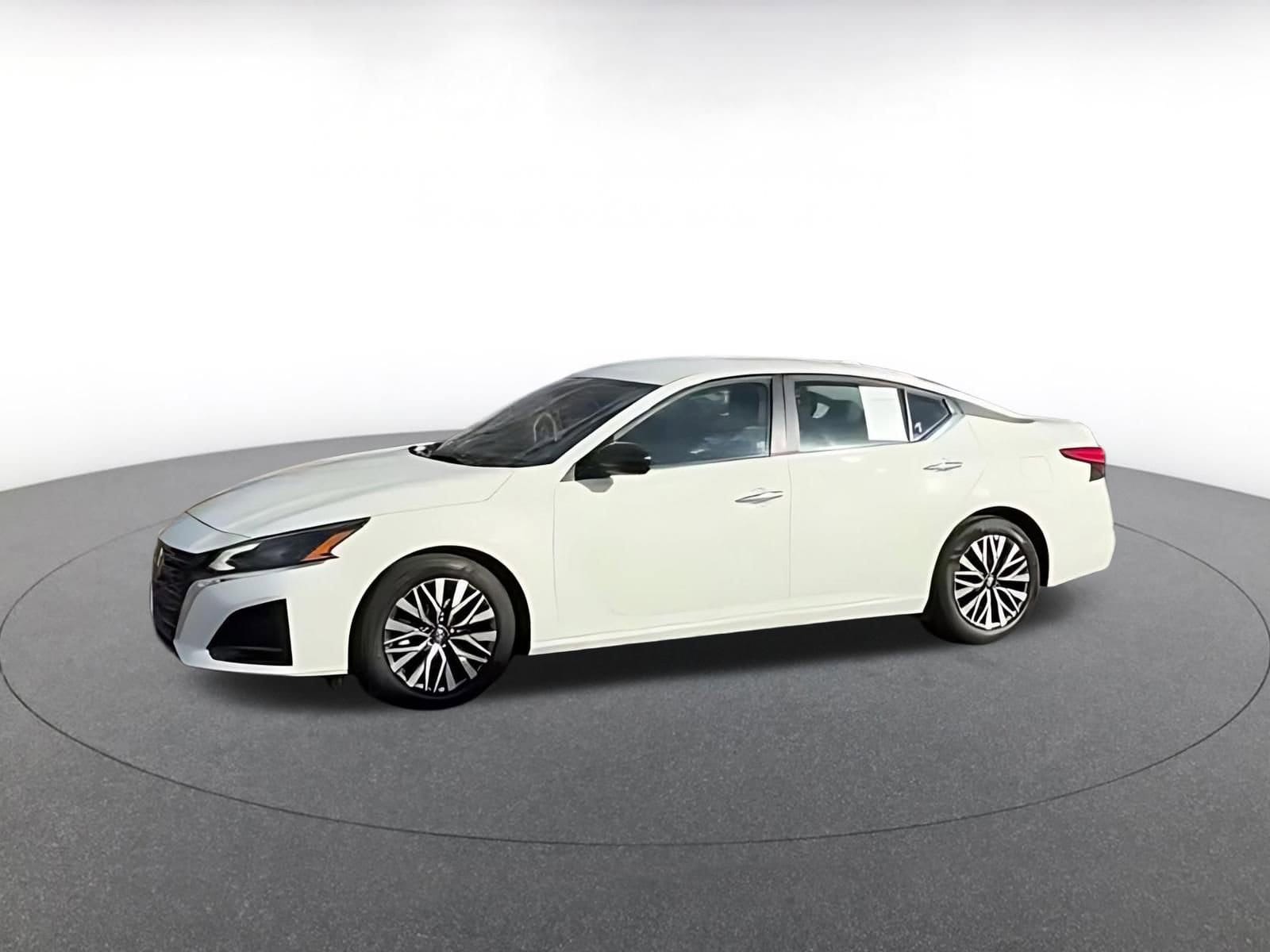 Thumbnail: 2025 Nissan Altima - 7