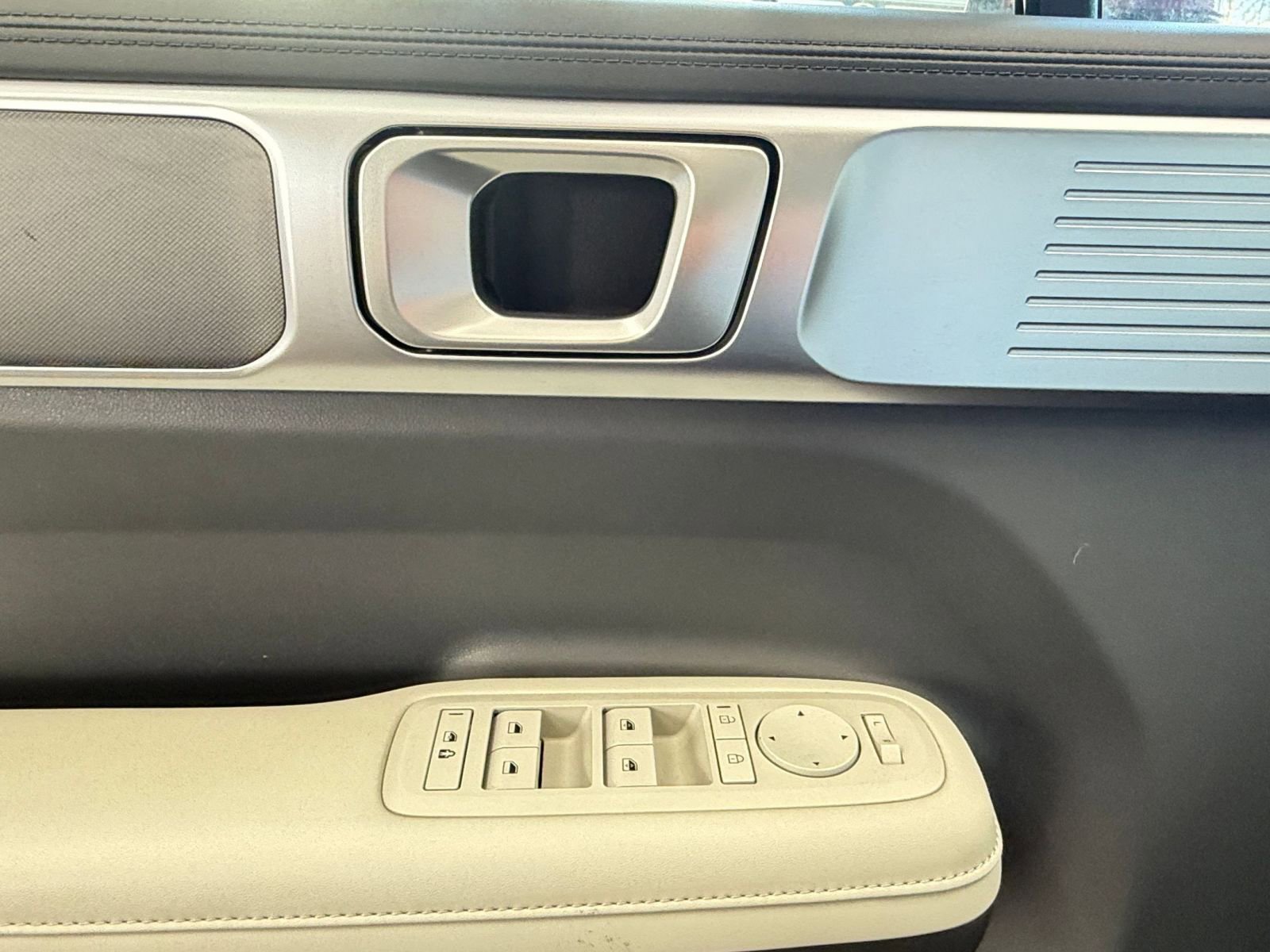 Thumbnail: 2025 Hyundai Santa Fe - 18