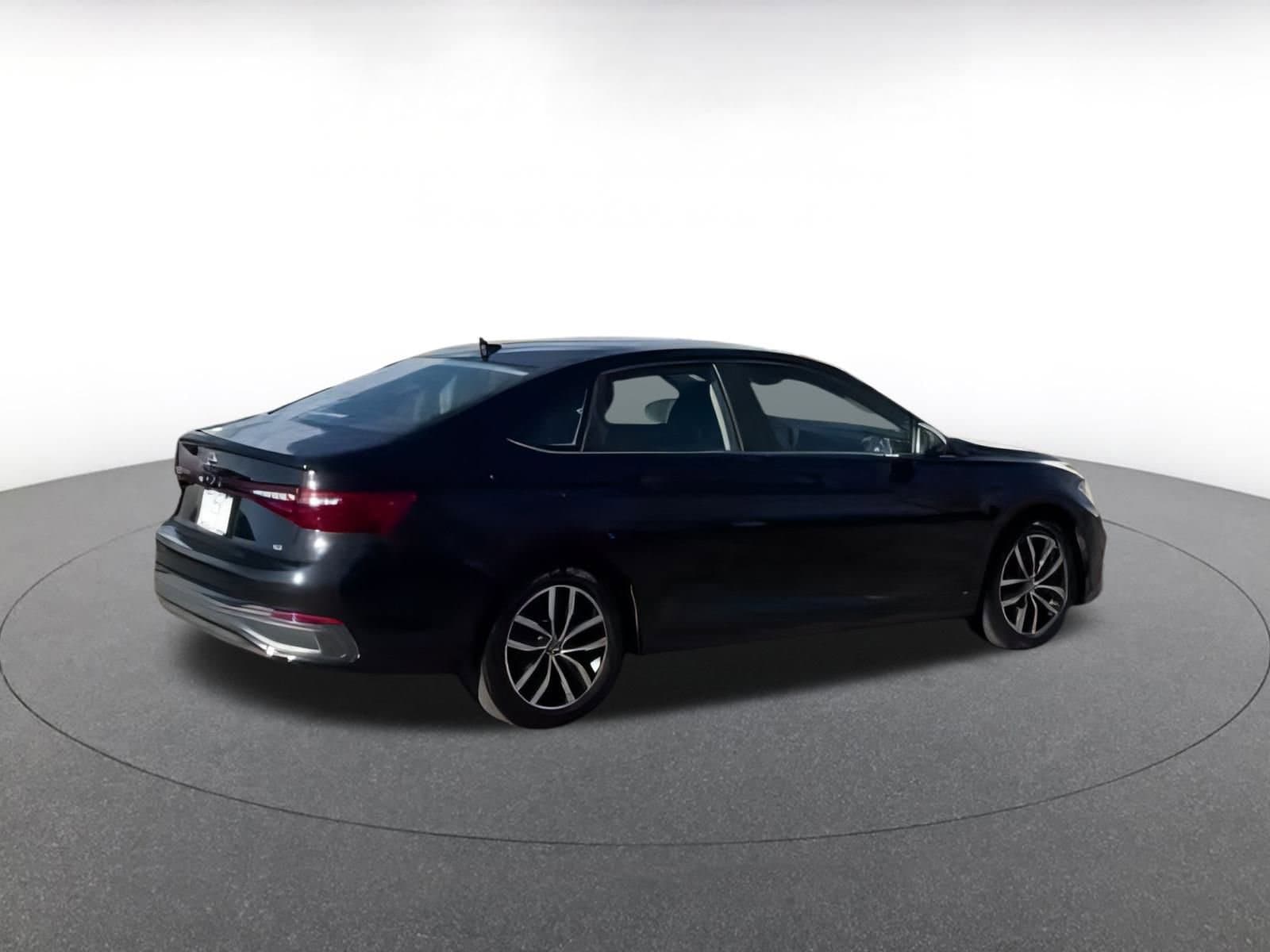 Thumbnail: 2025 Volkswagen Jetta - 10