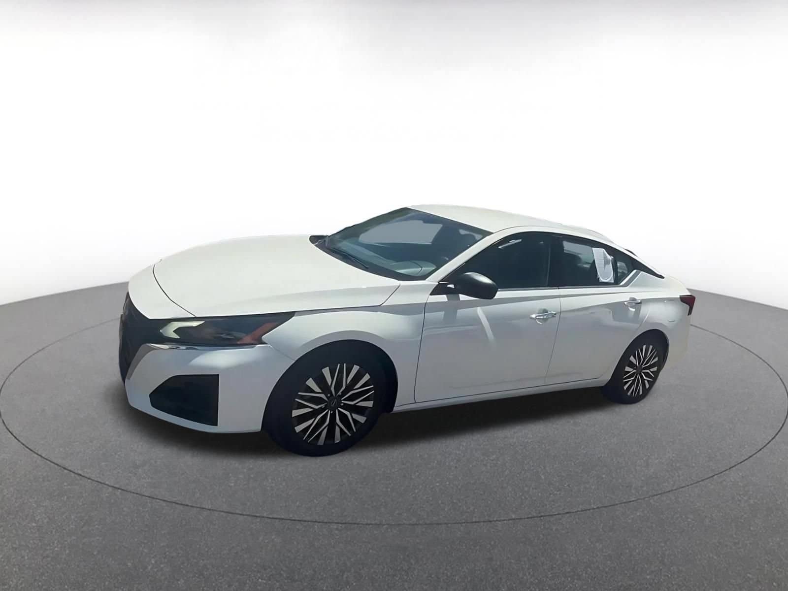 Thumbnail: 2025 Nissan Altima - 8