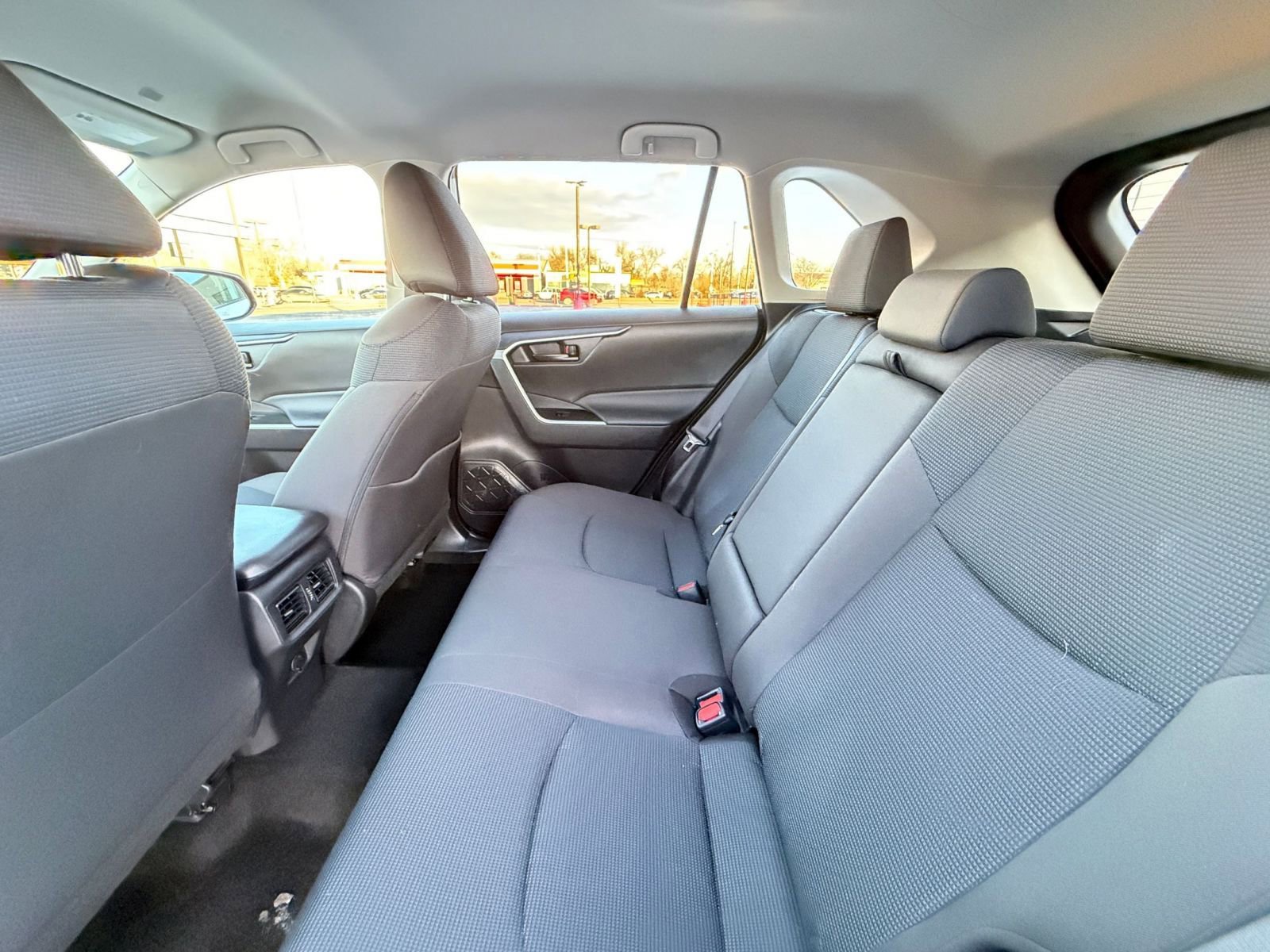 Thumbnail: 2025 Toyota RAV4 - 25