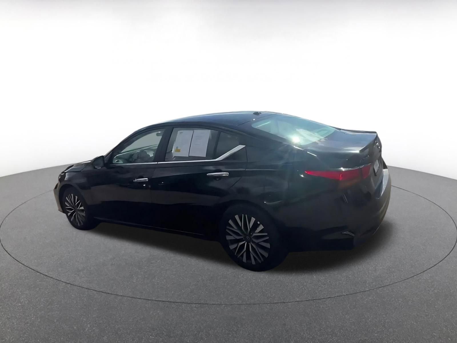 Thumbnail: 2025 Nissan Altima - 10