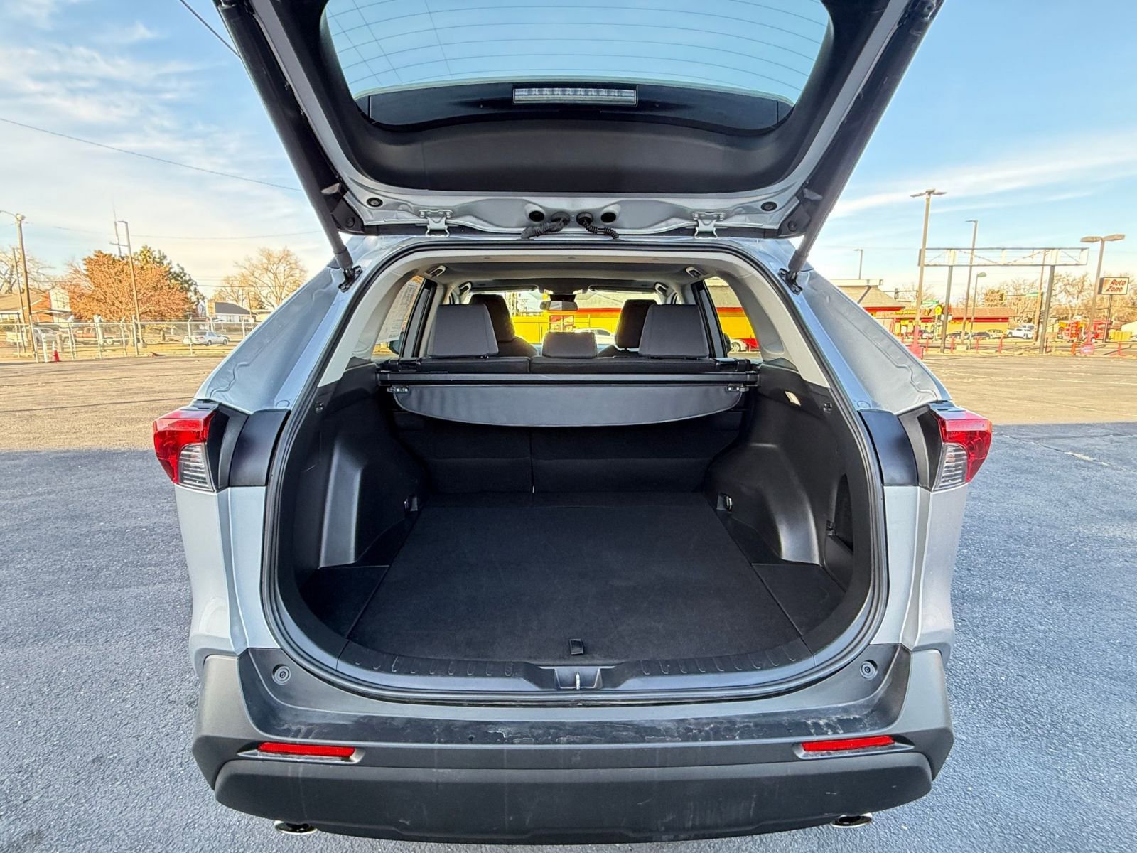 Thumbnail: 2025 Toyota RAV4 - 31